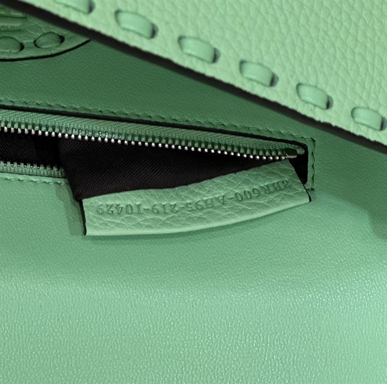 FENDI BAGUETTE GREEN SELLERIA BAG WITH OVERSIZE TOPSTITCHING   F031 - DEEPREPS