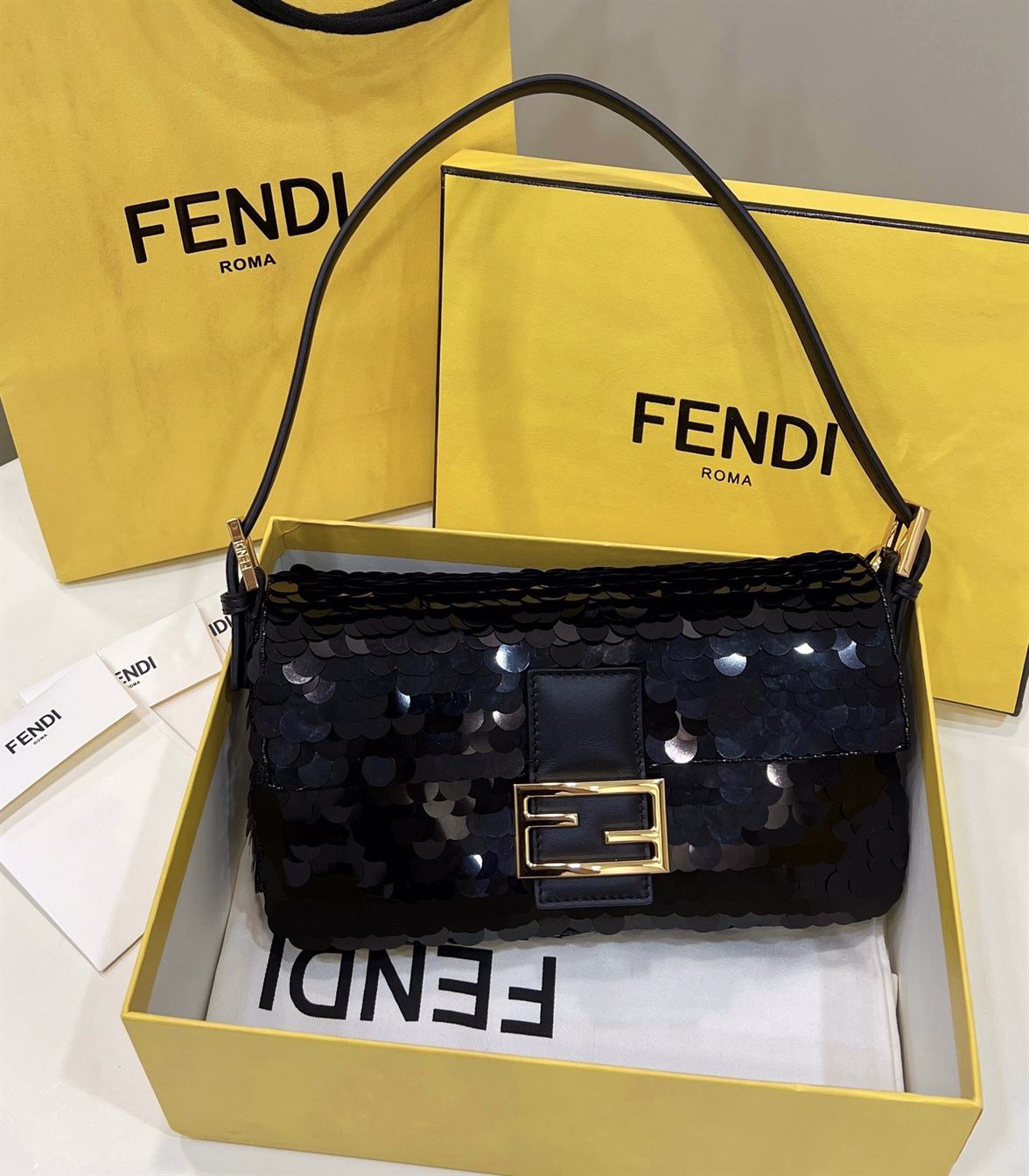 FENDI BAGUETTE BLACK SEQUIN AND LEATHER BAG   F003 - DEEPREPS