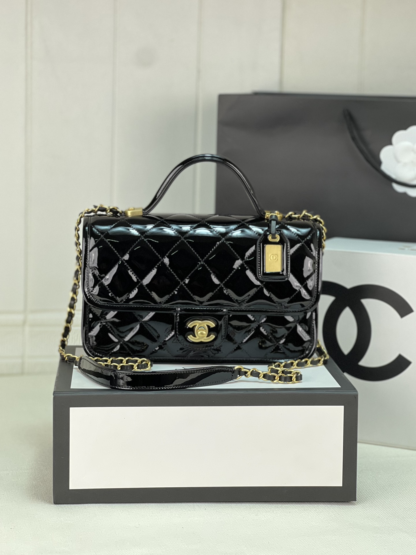 CHANEL 22K Patent Leather Postman Bag Replica - DEEPREPS