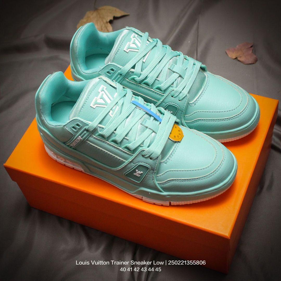 Louis Vuitton Sneakers - DEEPREPS