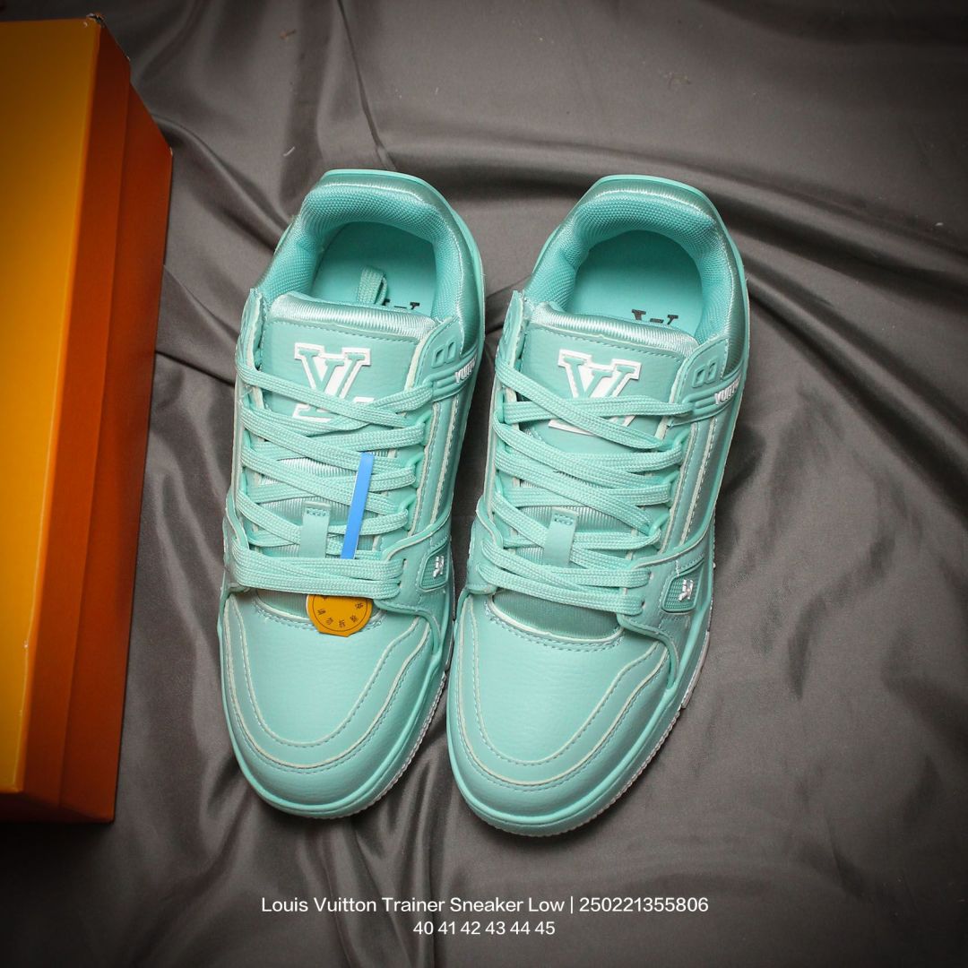 Louis Vuitton Sneakers - DEEPREPS