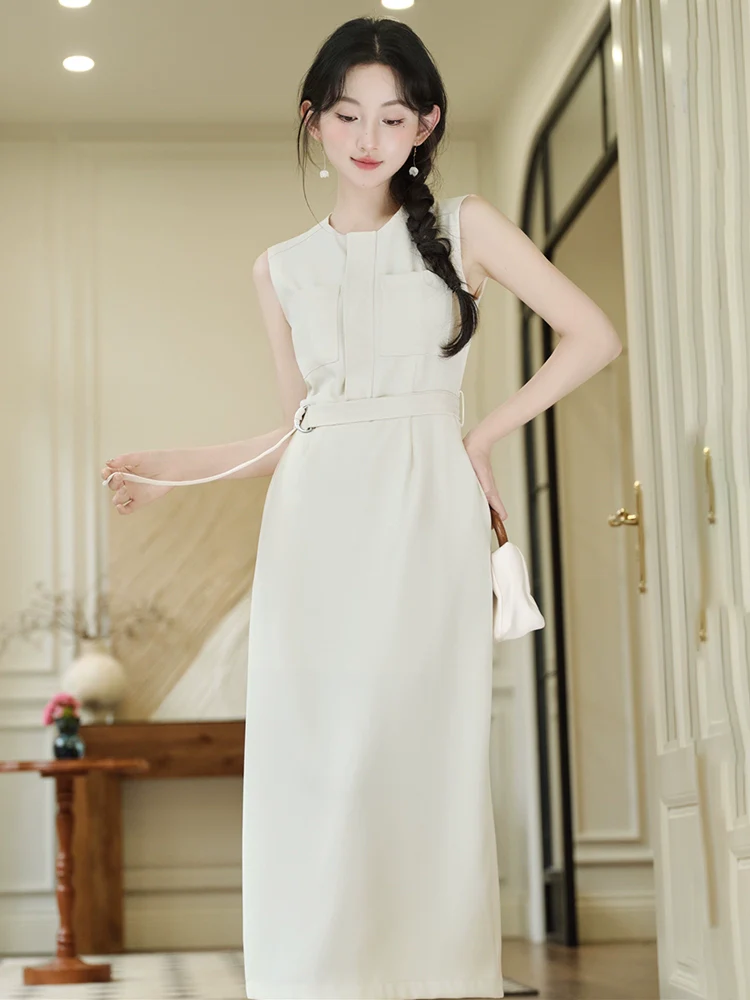 commuting wear white sleeveless vest dress women's summer 2026 new small temperament waist A-shaped skirt