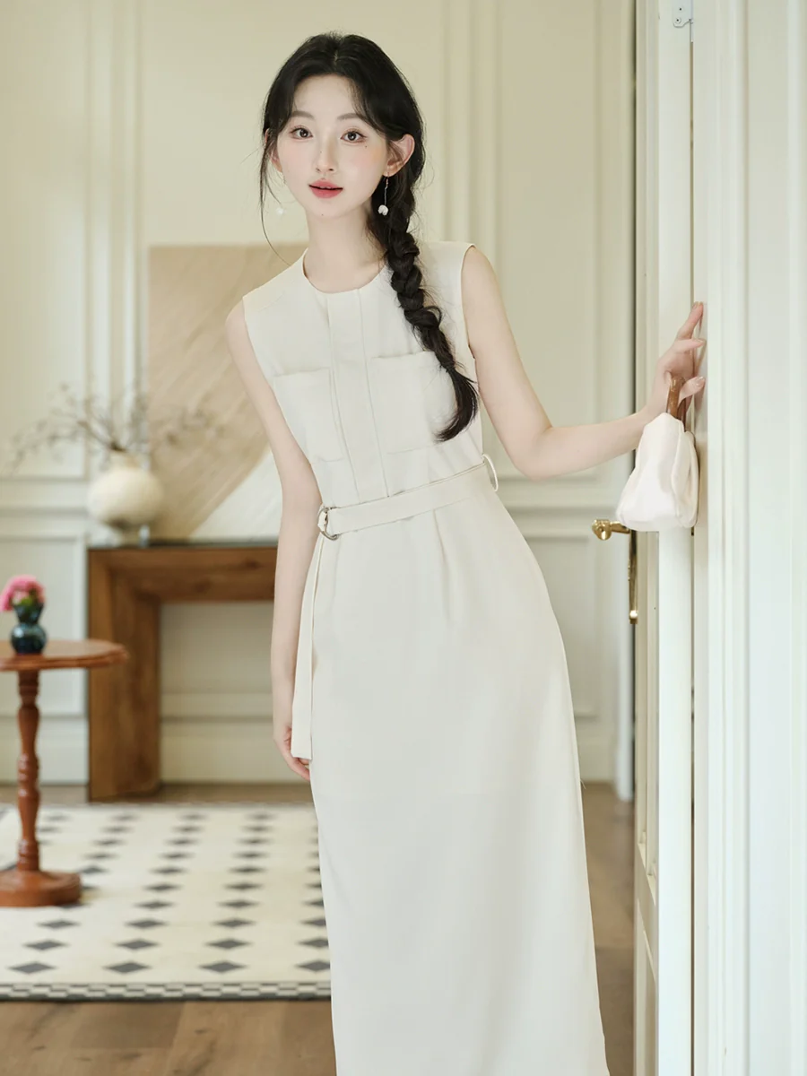 commuting wear white sleeveless vest dress women's summer 2026 new small temperament waist A-shaped skirt