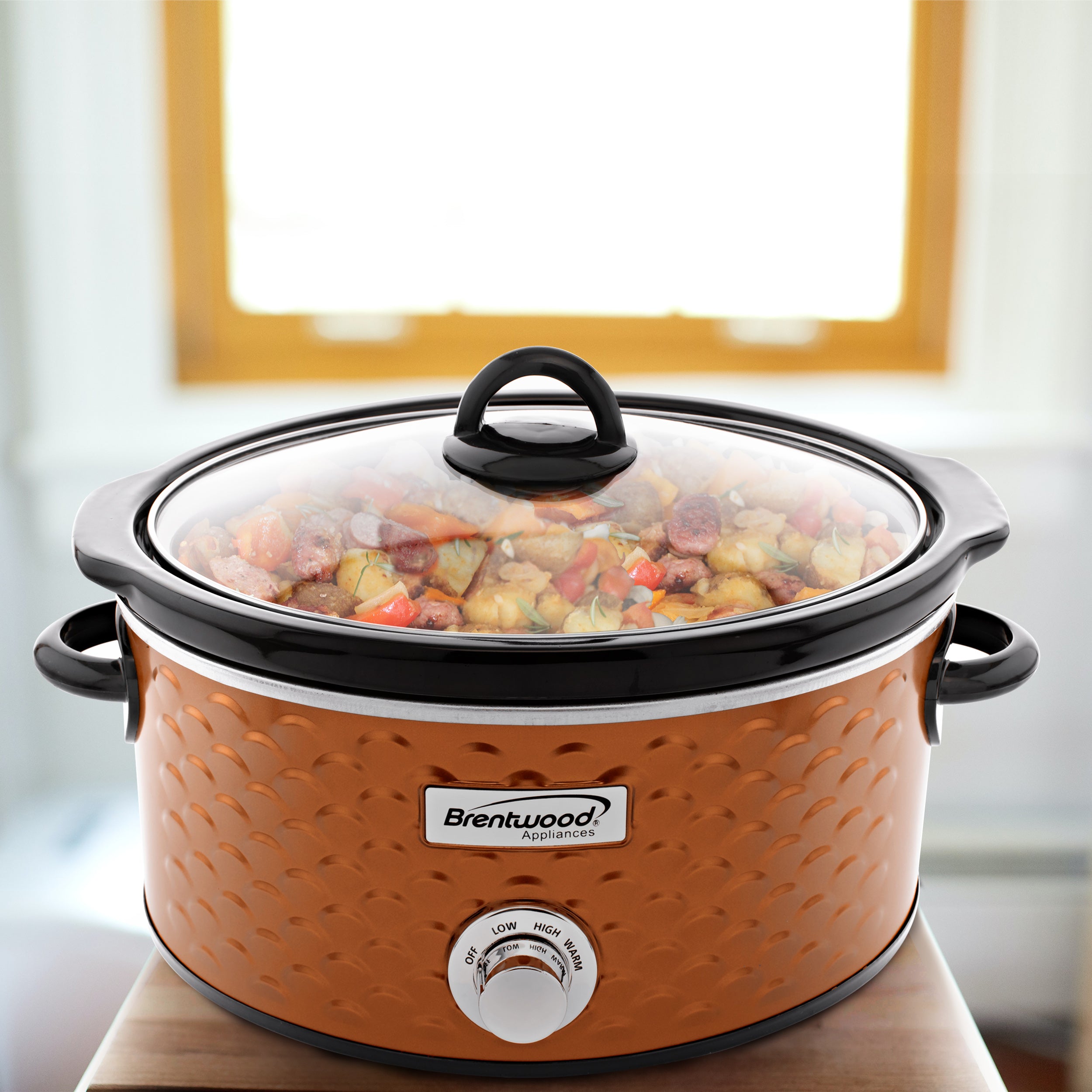 Brentwood Scallop Pattern 4.5 Quart Slow Cooker in Copper