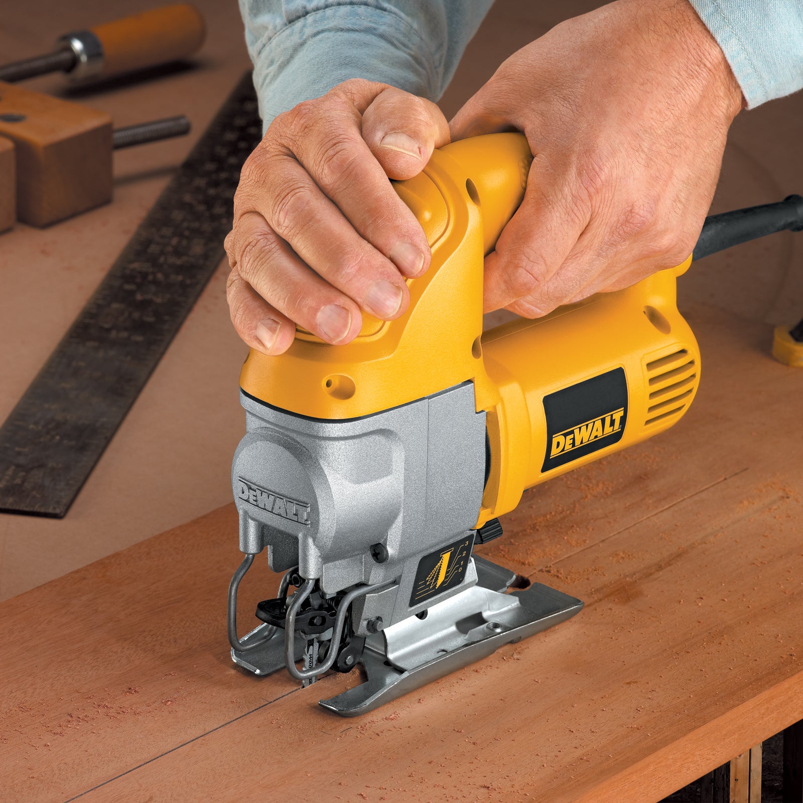 DeWalt DW317K 5.5 amp Corded Jig Saw Kit