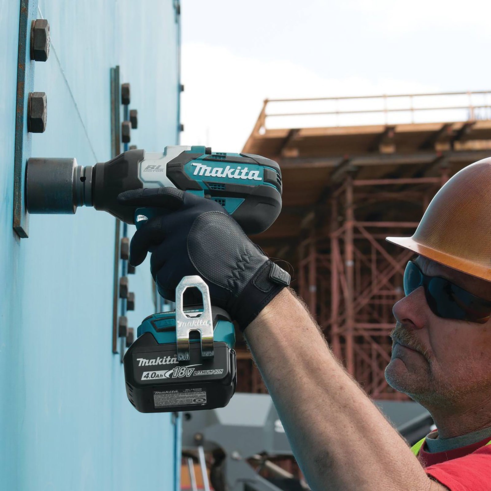 Makita XWT07Z 18V LXT Lithium-Ion Brushless High Torque 3/4 in. Square Drive Impact Wrench (Tool Only)