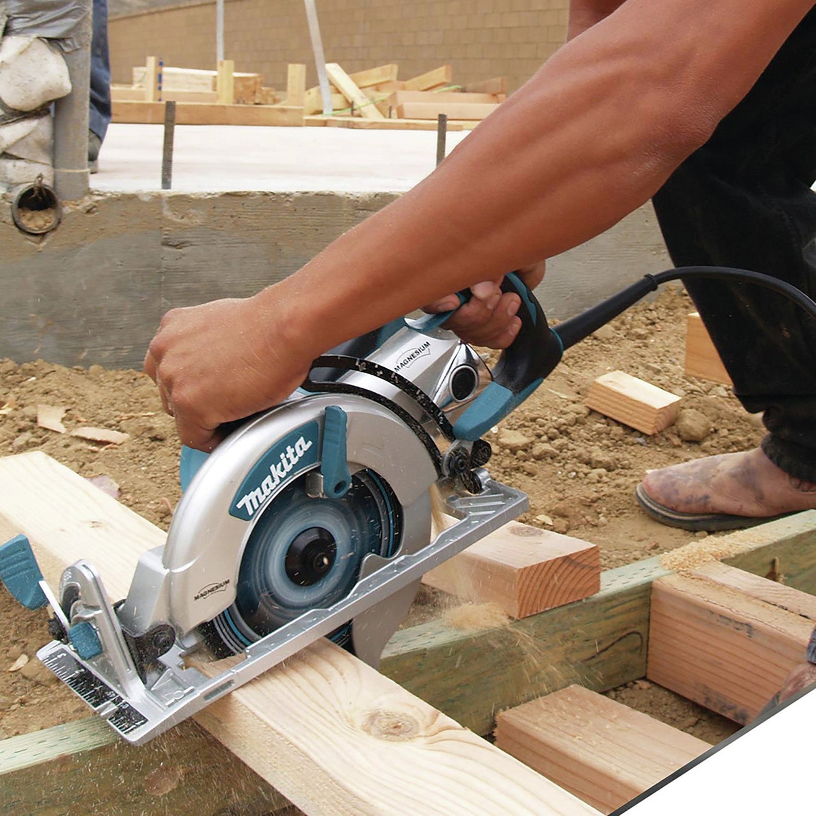 Makita 5377MG 7-1/4 in. Magnesium Hypoid Saw