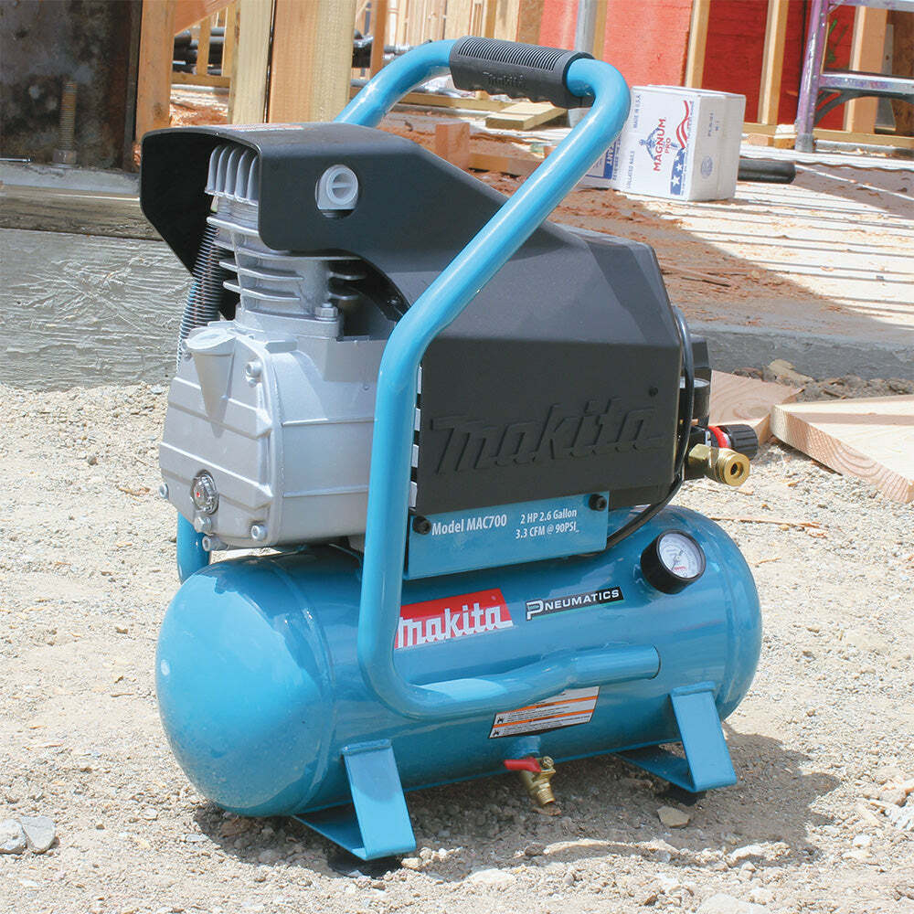 Makita MAC700 2.0 Hp 2.6 Gallon Cast Iron Roll-Cage Big Bore Air Compressor
