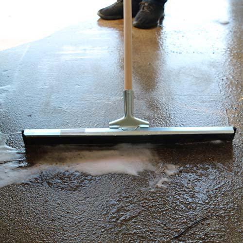 ettore industrial duty floor squeegee, 24 in, steel gray