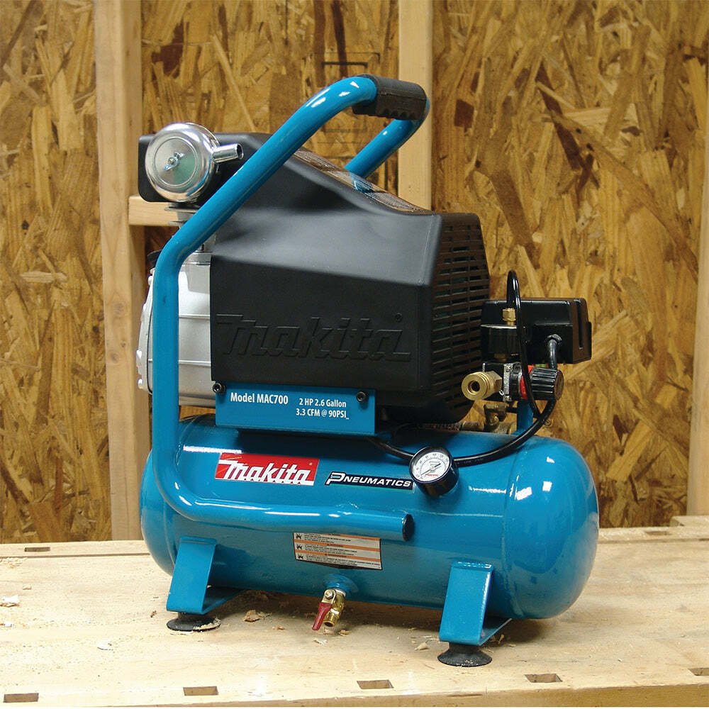 Makita MAC700 2.0 Hp 2.6 Gallon Cast Iron Roll-Cage Big Bore Air Compressor