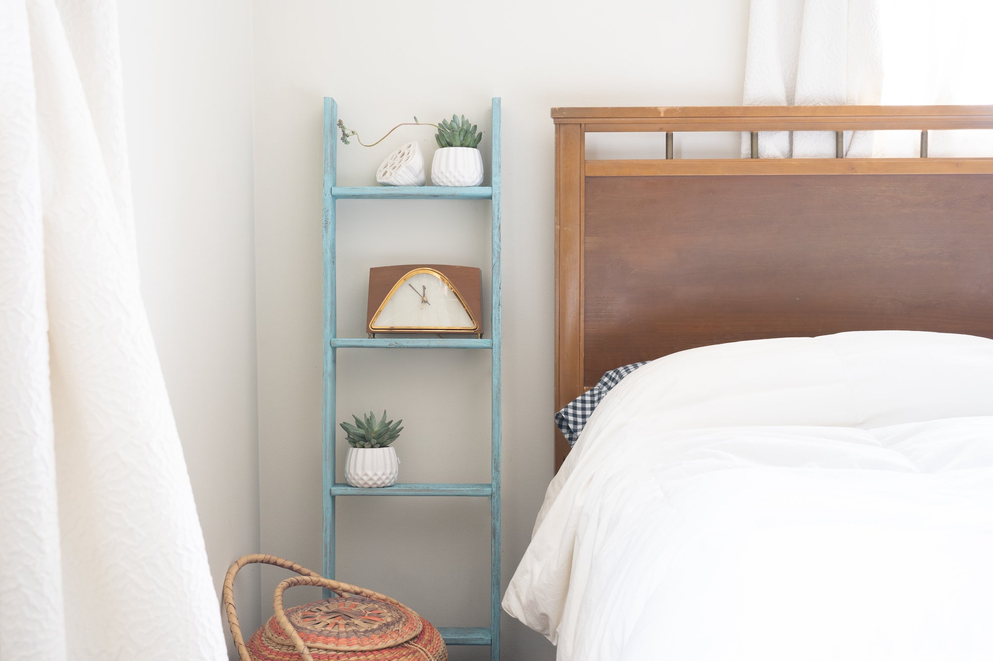 BarnwoodUSA Rustic Farmhouse 5 feet Extra Wide Turquoise Wooden Decorative Bookcase Picket Ladder