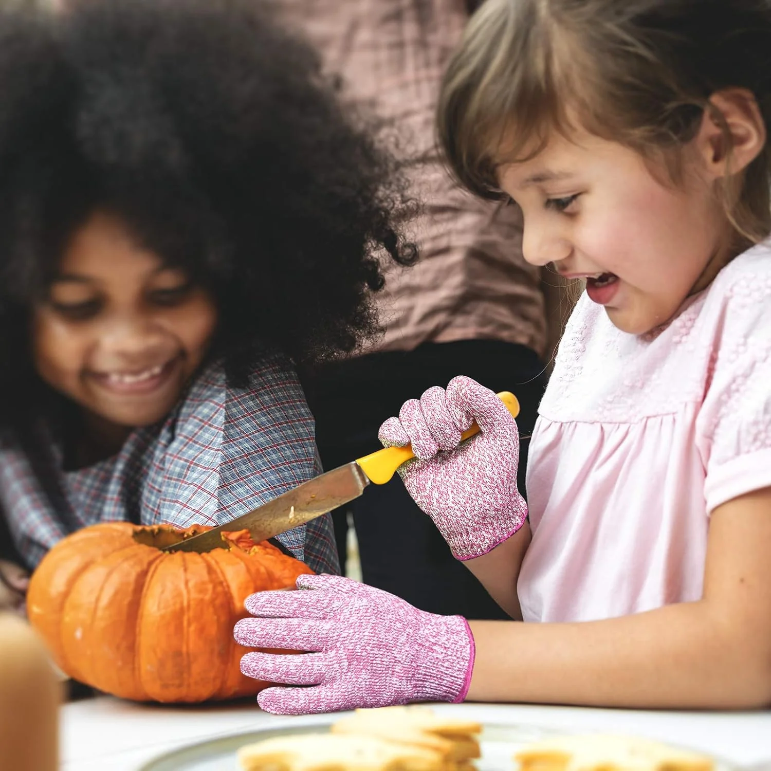 EvridWear Kids Cut Resistant Gloves for Kitchen Use Oyster Shucking, Scraping, Slicing, Crafts, DIY, Garden and Yard works. Chi