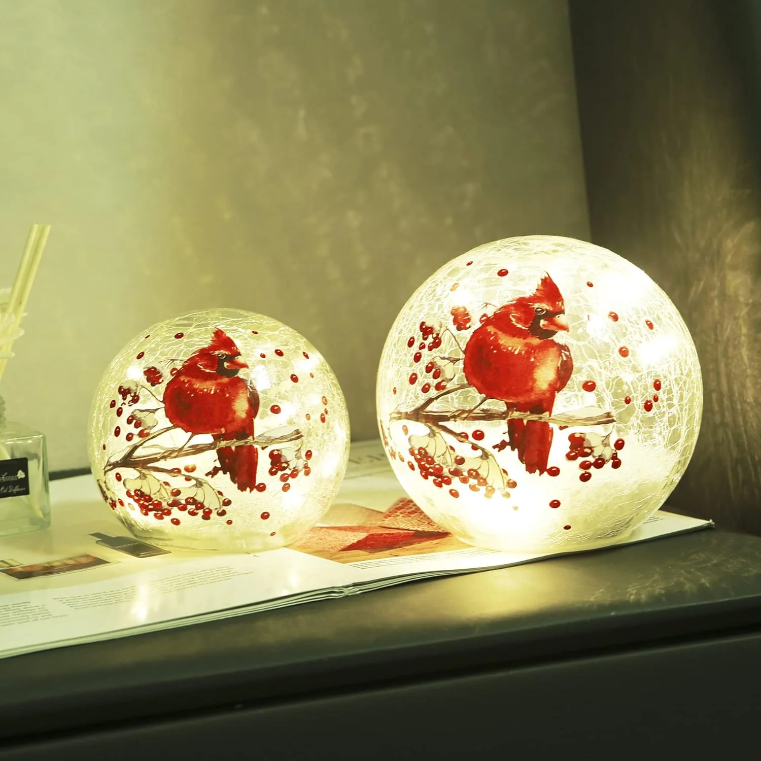 KAOWOD Set 2, Crackle Glass Ball Cardinal Lamp, Light Up Red Cardinal Stained Glass Christmas Decor Accent Lamp, Lighted Red Bird Glob