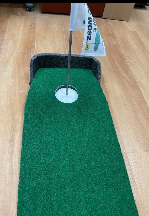 Big Moss Golf OF6 Office Fit 6&s; PracticeTraining Putting Green with 1 Cup