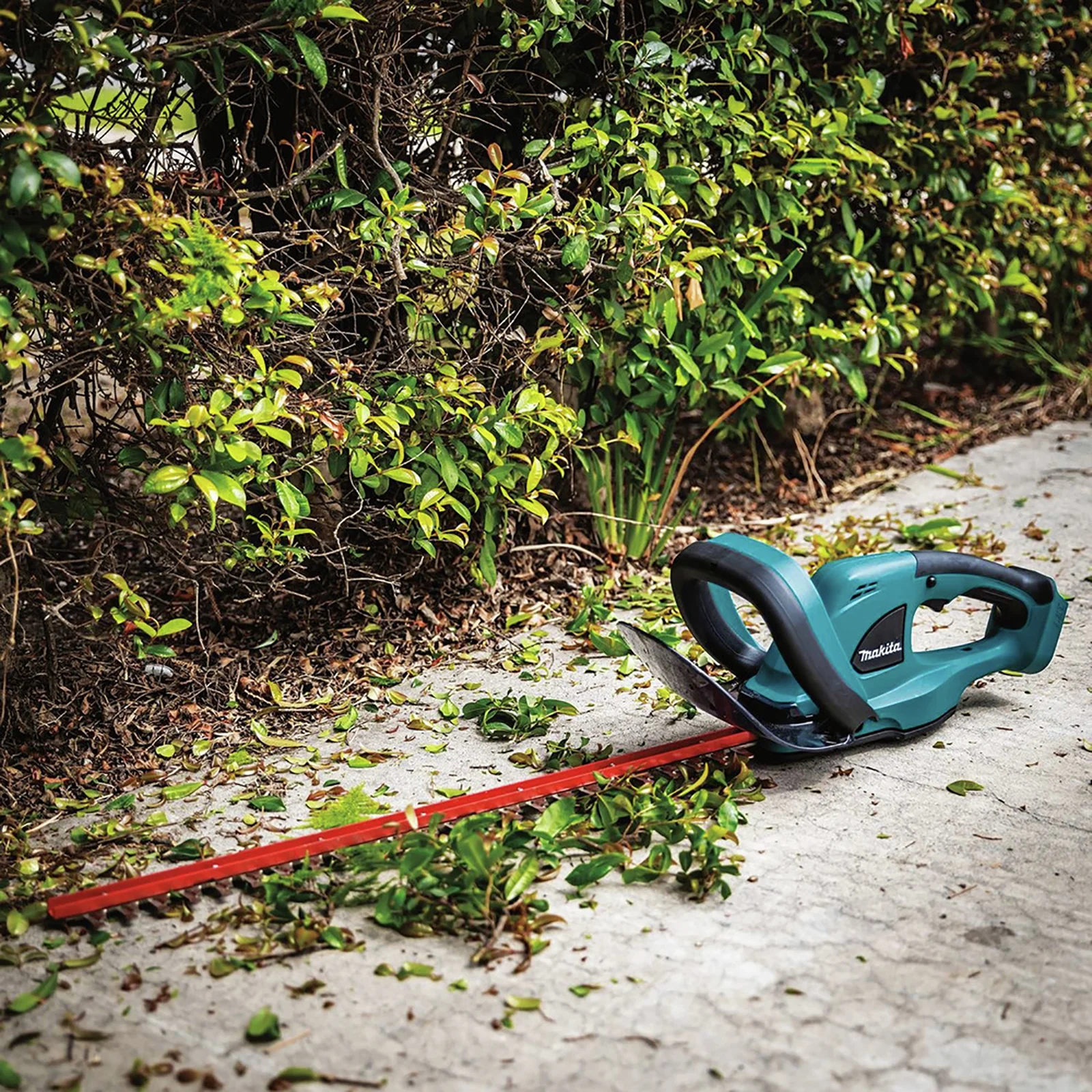 Makita XHU02Z  18V Cordless LXT Lithium-Ion 22 in. Hedge Trimmer (Tool Only)