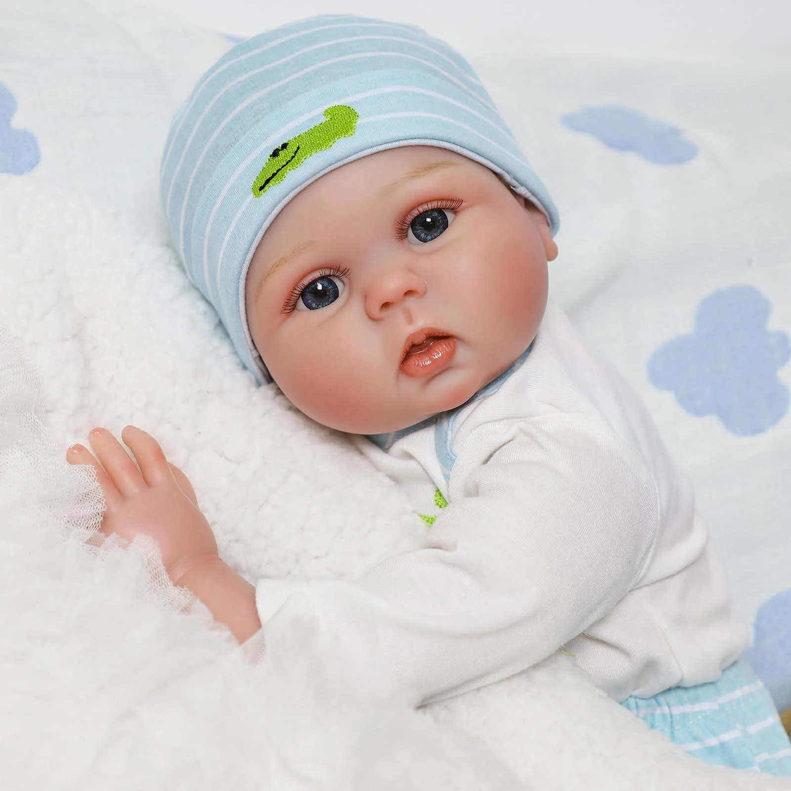 scom lifelike reborn baby dolls - 22 inch realistic baby toddler dolls soft cloth body vinyl limbs, with clothes and doll acc