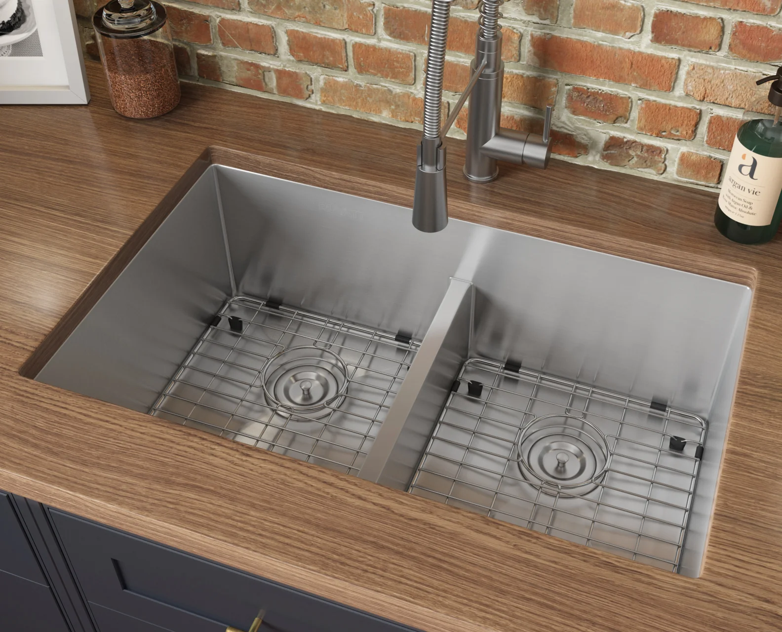 Ruvati RVH7355 30-inch Tight Radius 50/50 Double Bowl 16 Gauge Kitchen Sink