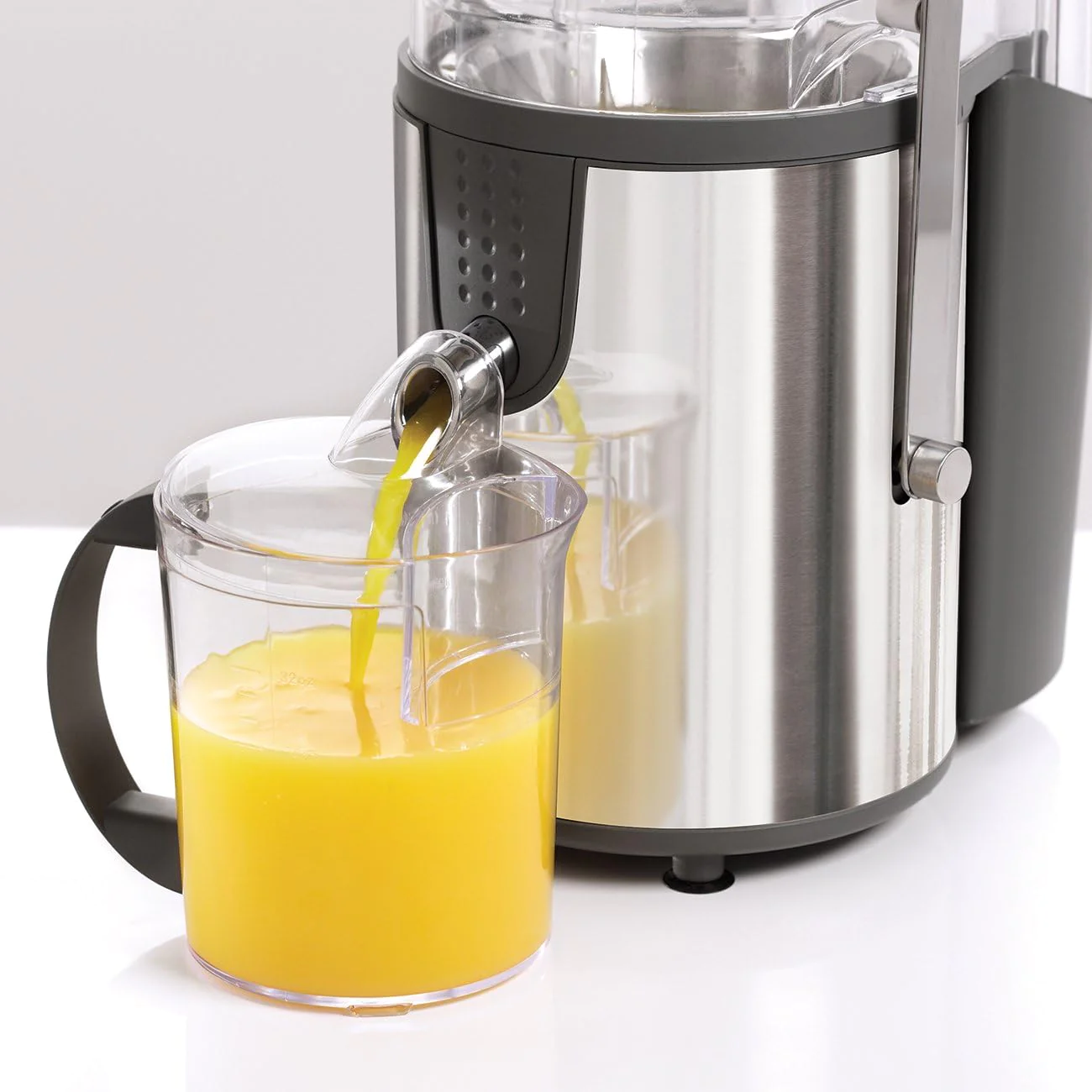 Sensio Inc BELLA High Power Juice Extractor, 2 Speed Motor, Juicer, Large 3