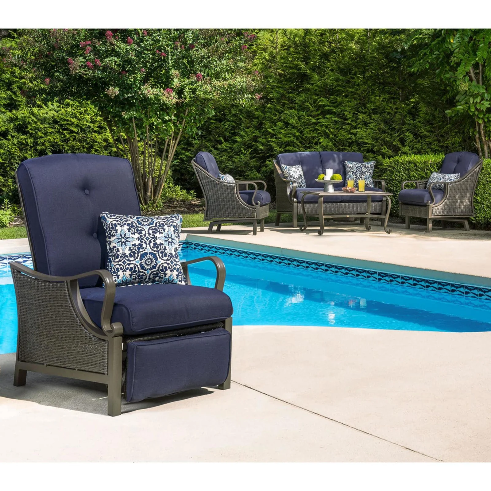 Hanover Ventura Outdoor Luxury Recliner with Accent Pillow - Navy Blue