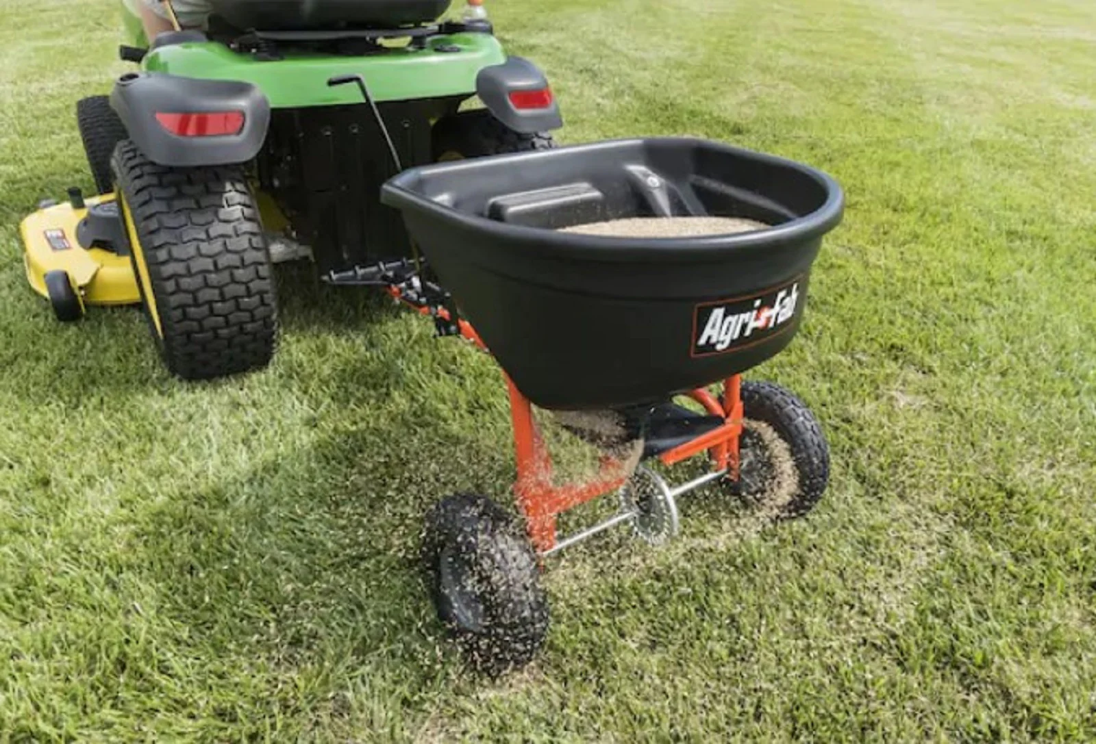 Agri-Fab 45-0527 110 lb. Lawn Tow Spreader