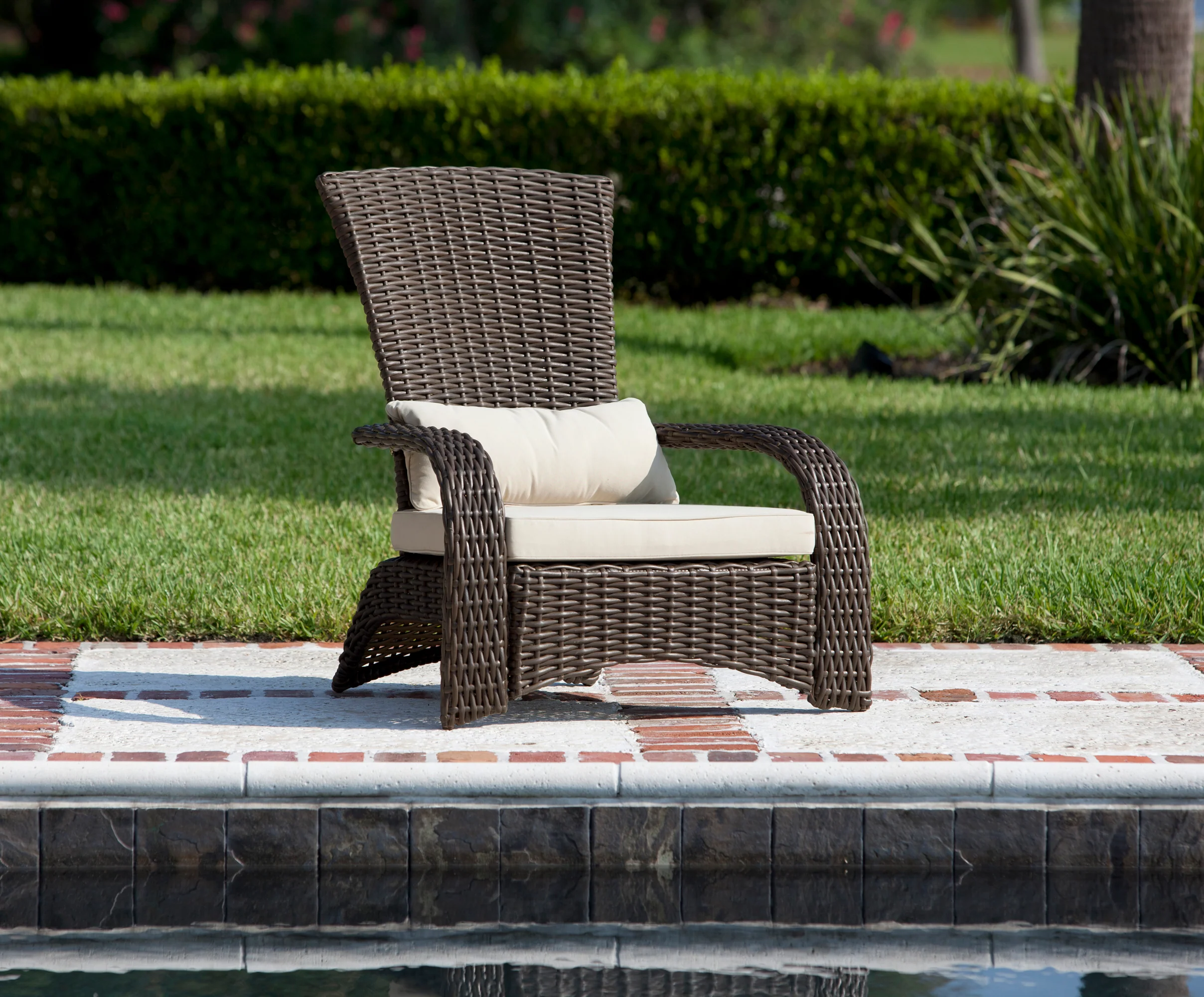 Patio Sense Deluxe Coconino Outdoor Wicker Chair