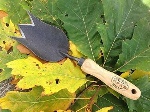 Tierra Garden dewit tulip trowel, garden tool for roots and planting