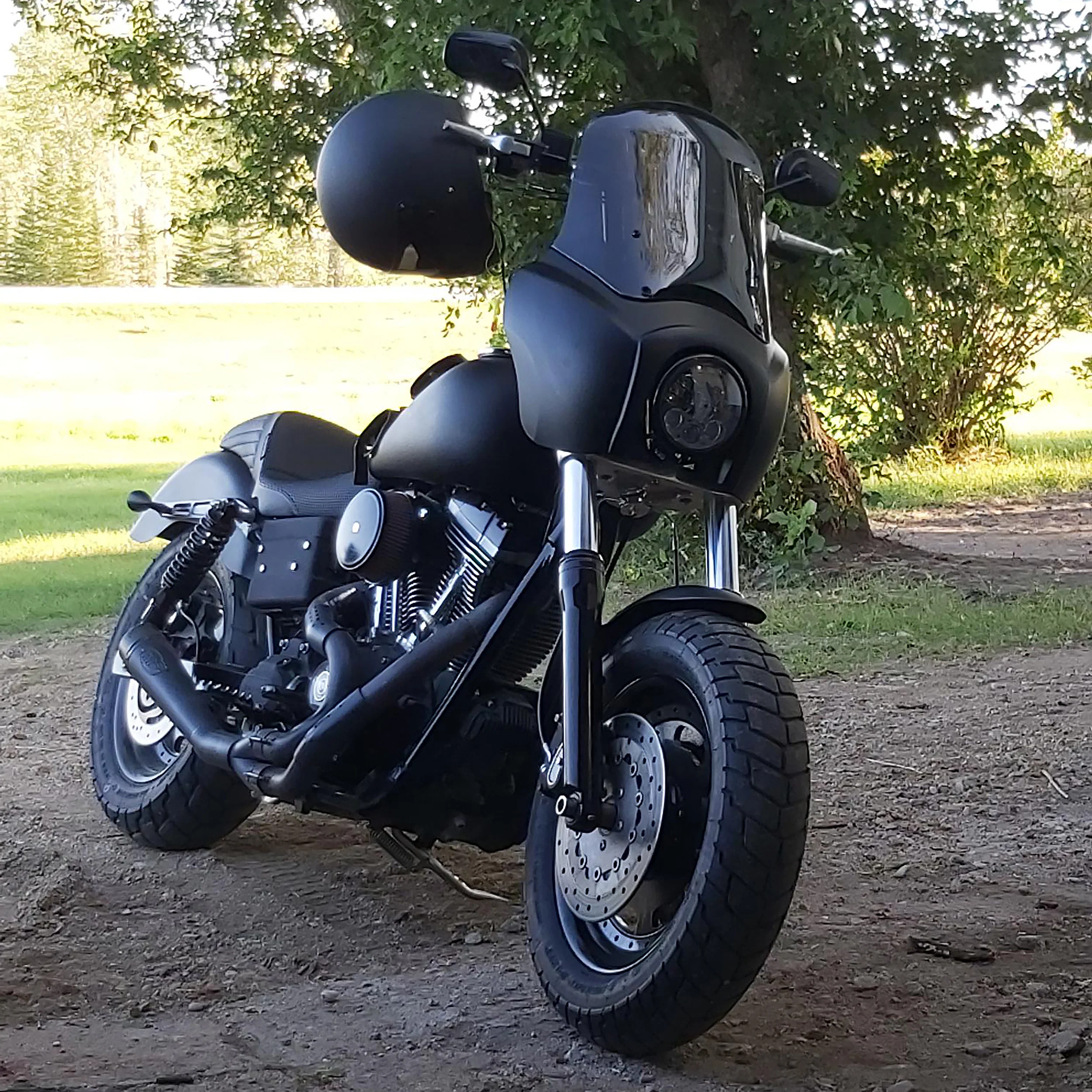 Krator Black &a; Smoke Tall Fairing Windshield Club Style Kit Compatible with 1999-2005 Harley-Davidson Dyna with Bottom Mount Headlight