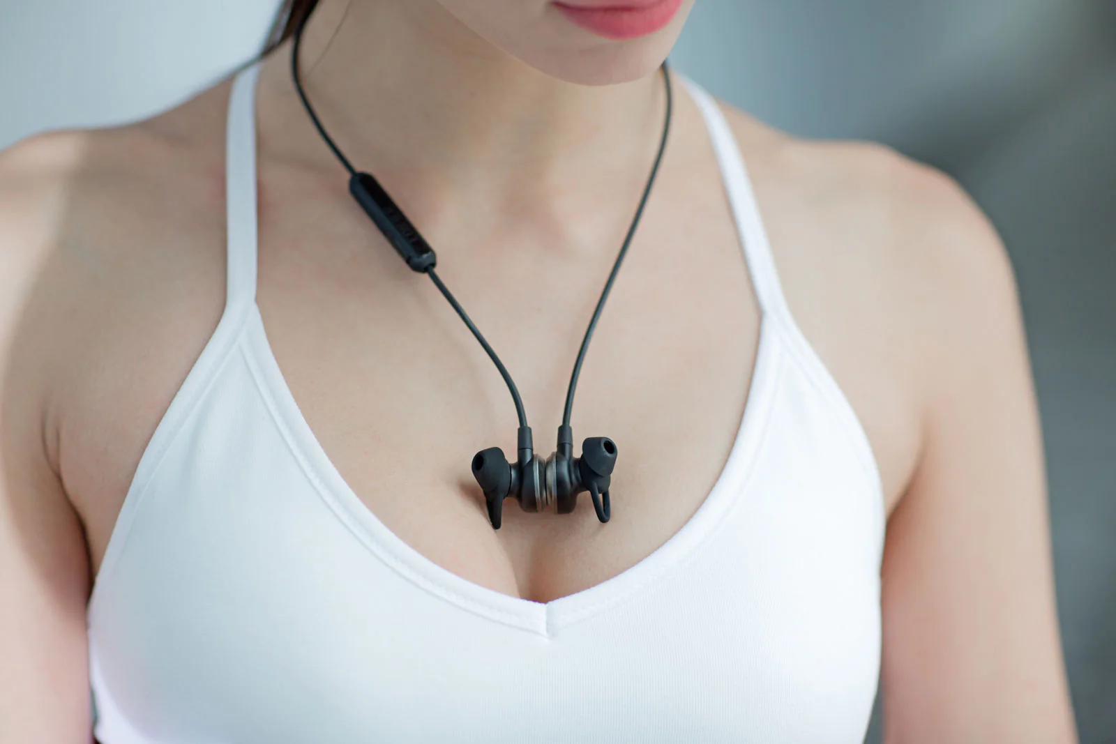 Edifier W285BT Wireless Sports Headphones - Bluetooth 4.2 IPX4 Sweat Splash Proof In-Ear Earphones with AAC support - Red