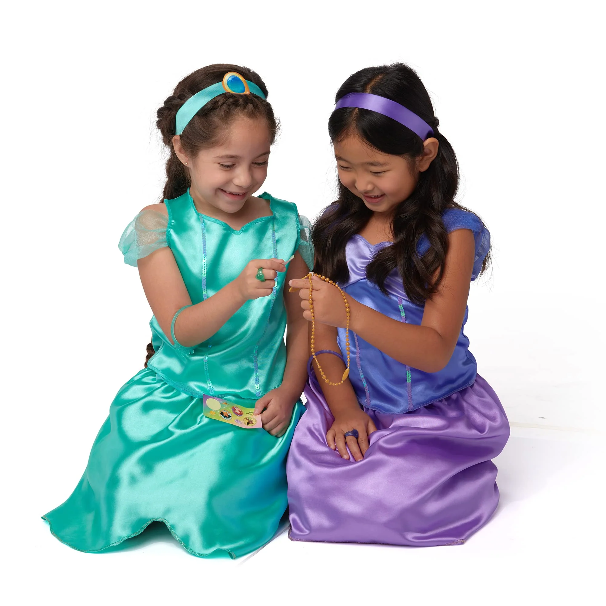 Disney Princess Girls Dress Up Trunk - Rapunzel, Ariel, Tiana &a; Jasmine - 21 Pieces [Amazon Exclusive]