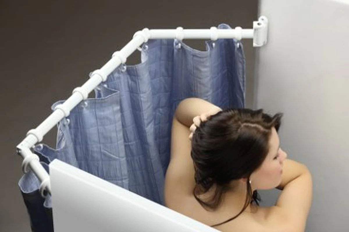 Stromberg RV White Extend-A-Shower