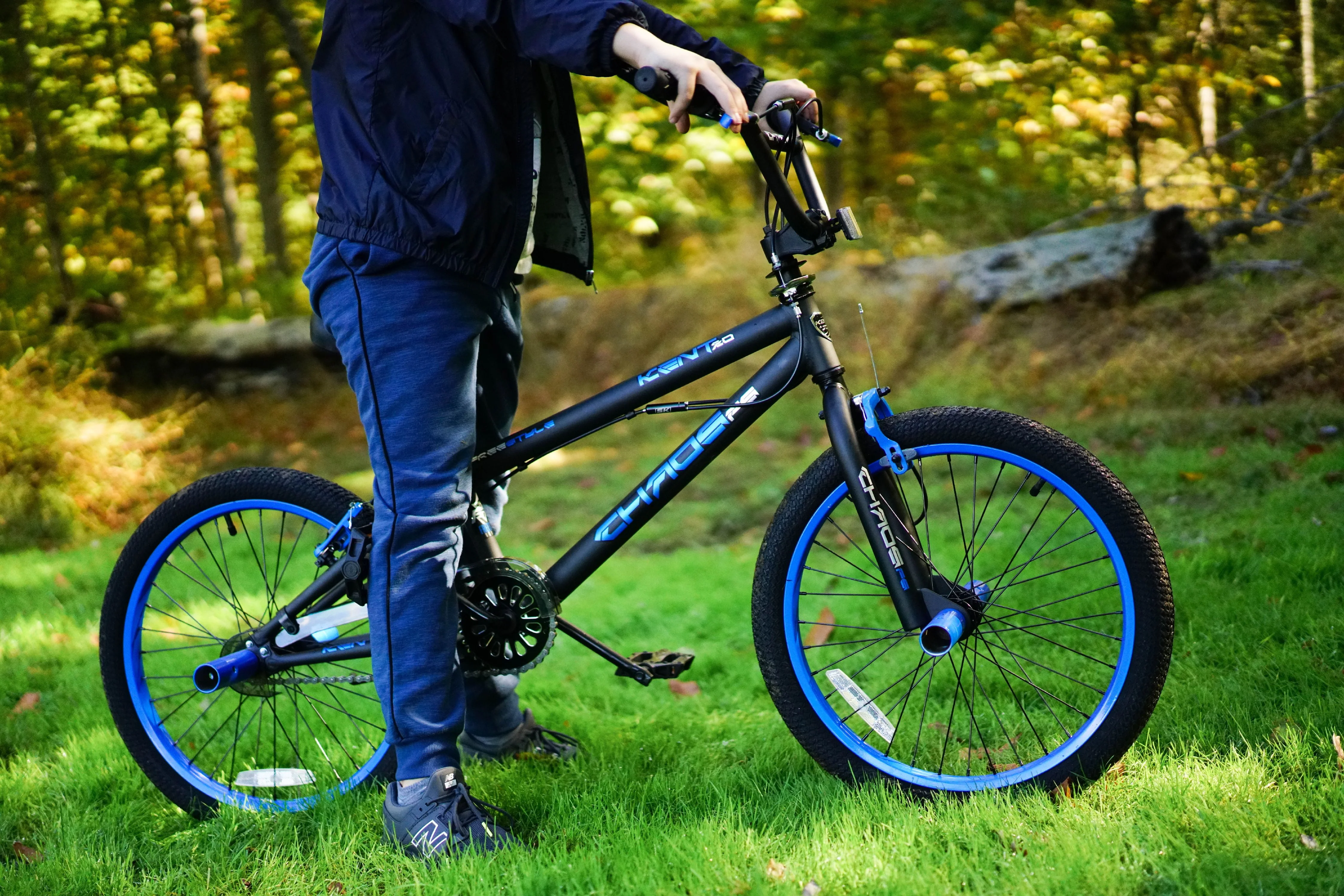 Kent Bicycle 20 in. Chaos Boy's Child Bicycle, Matte Black and Blue