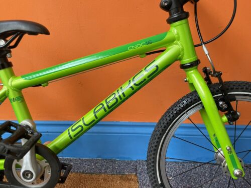 Islabikes cnoc 16 in lime green kids bike (equivalent to current cnoc 18)