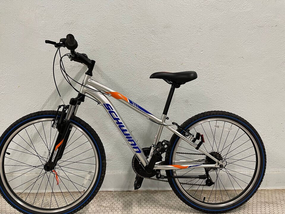 Schwinn High Timber Youth/Adult Mountain Bike 24 inch wheels