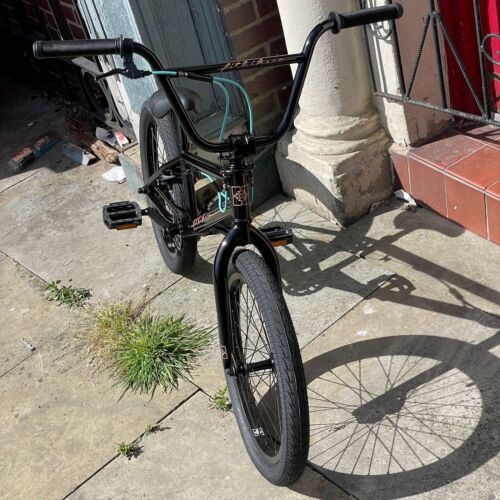 Fit Bike Co 2023 PRK MD 20.5" Toptube Park BMX Bike Gloss Black