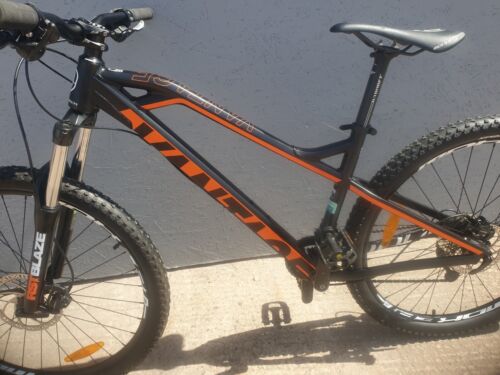 Mondraker vantage 27.5 RST Blaze M 17" Mountain Bike