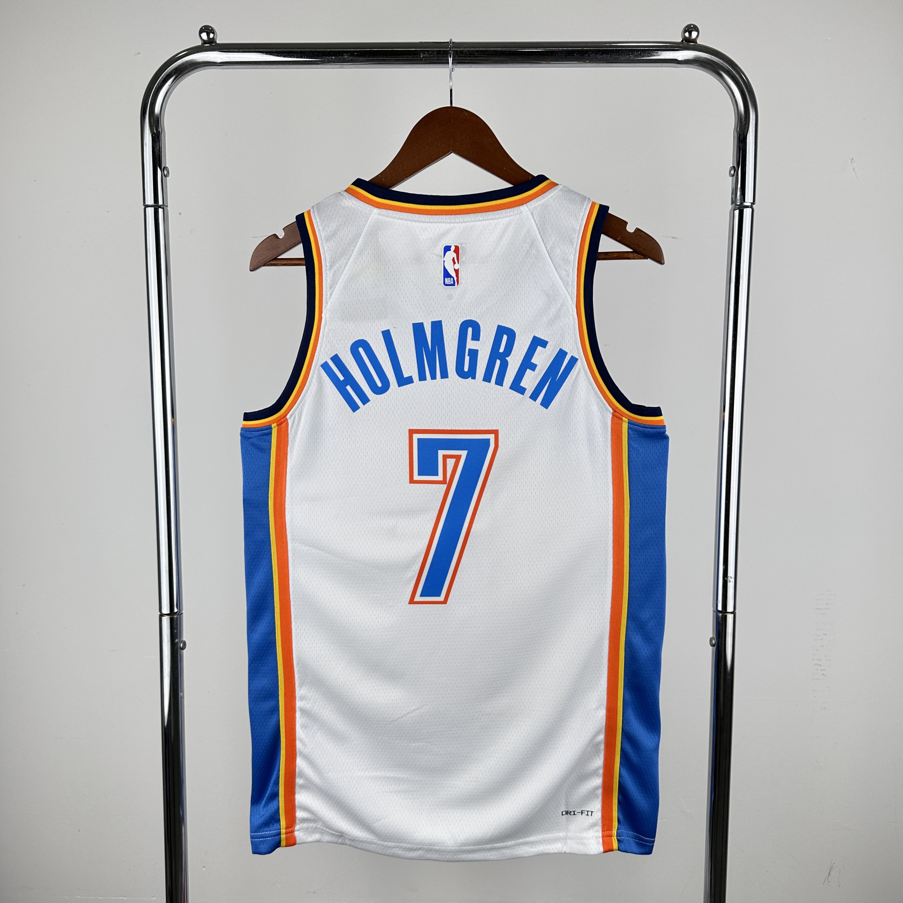 23 Thunder white # 7 Holmgren