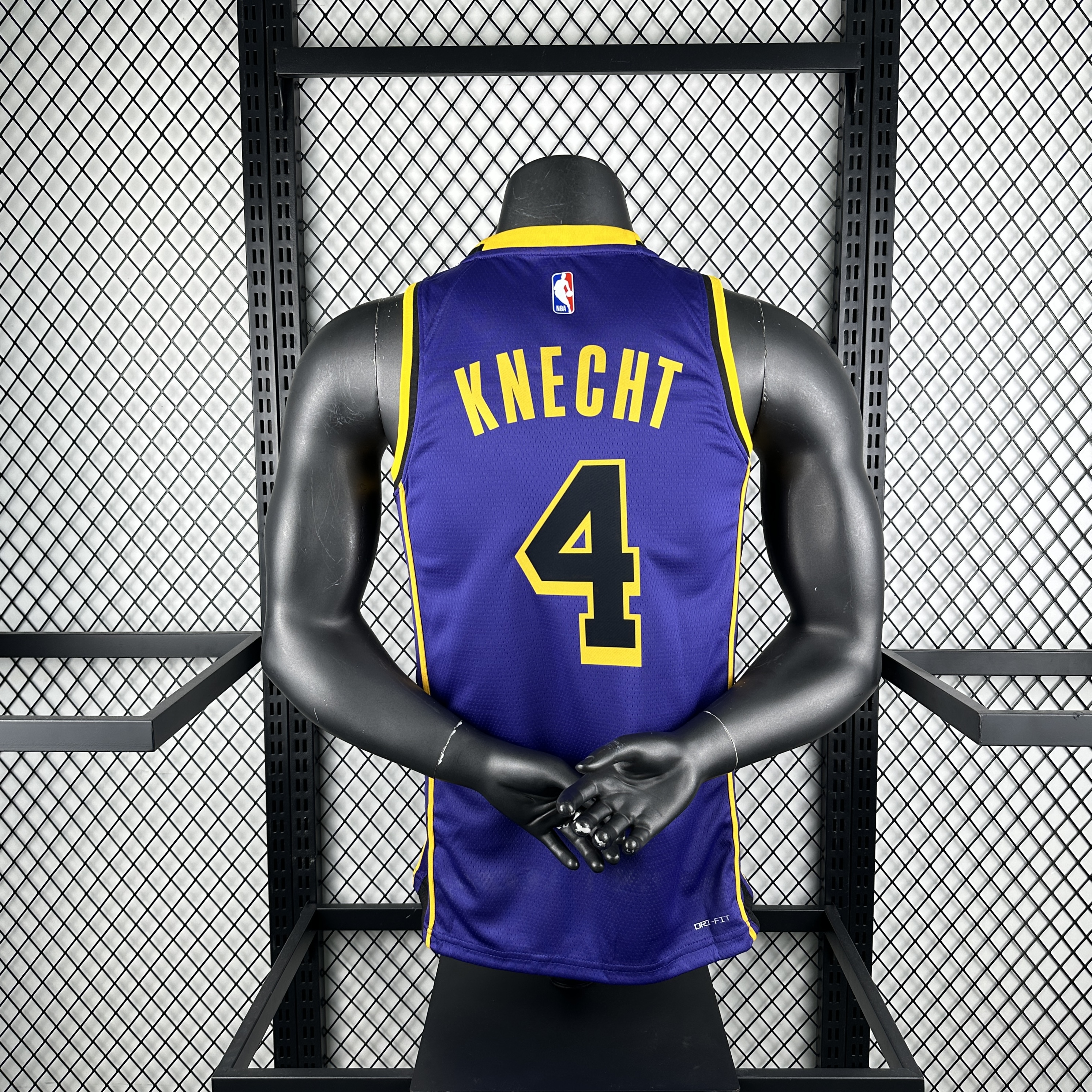 Lakers 23 Flyers # 4 Knecht