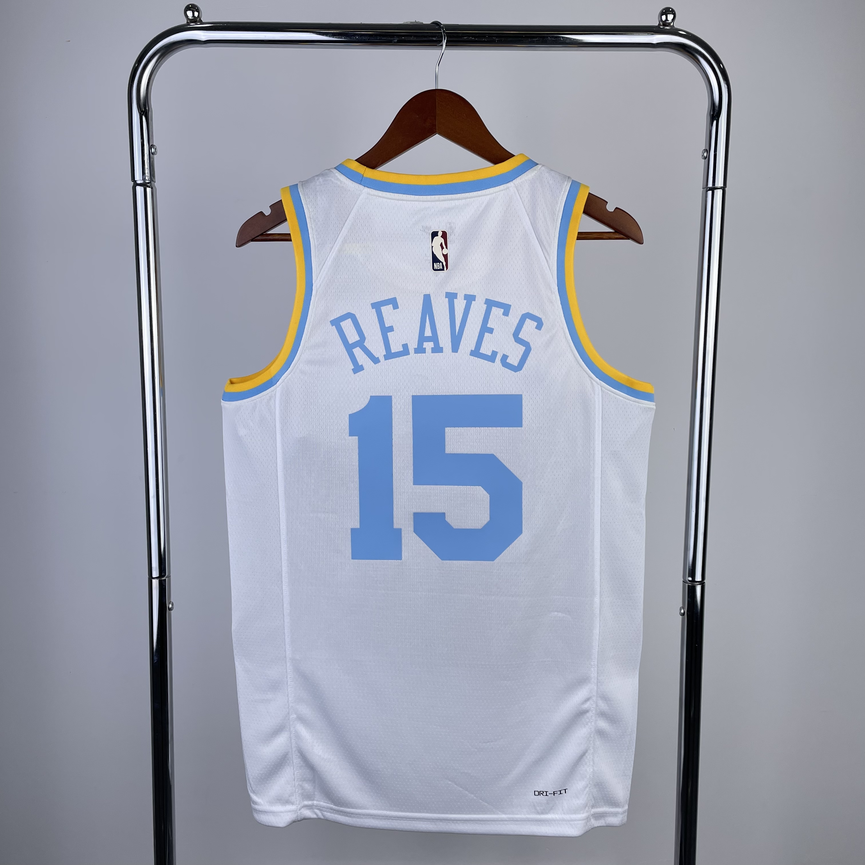 23 Lakers retro # 15 REAVES