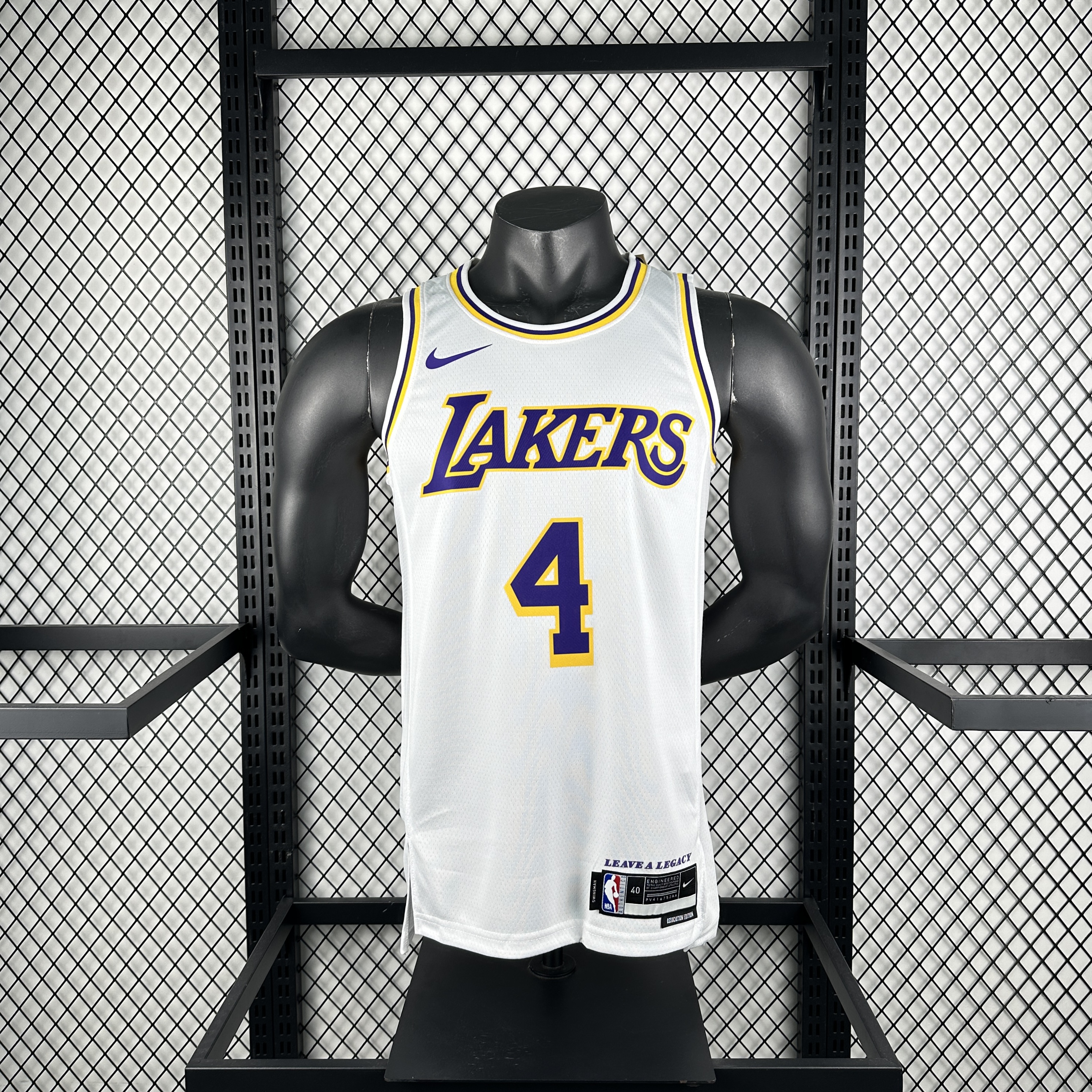 23 Lakers white 4 Knecht