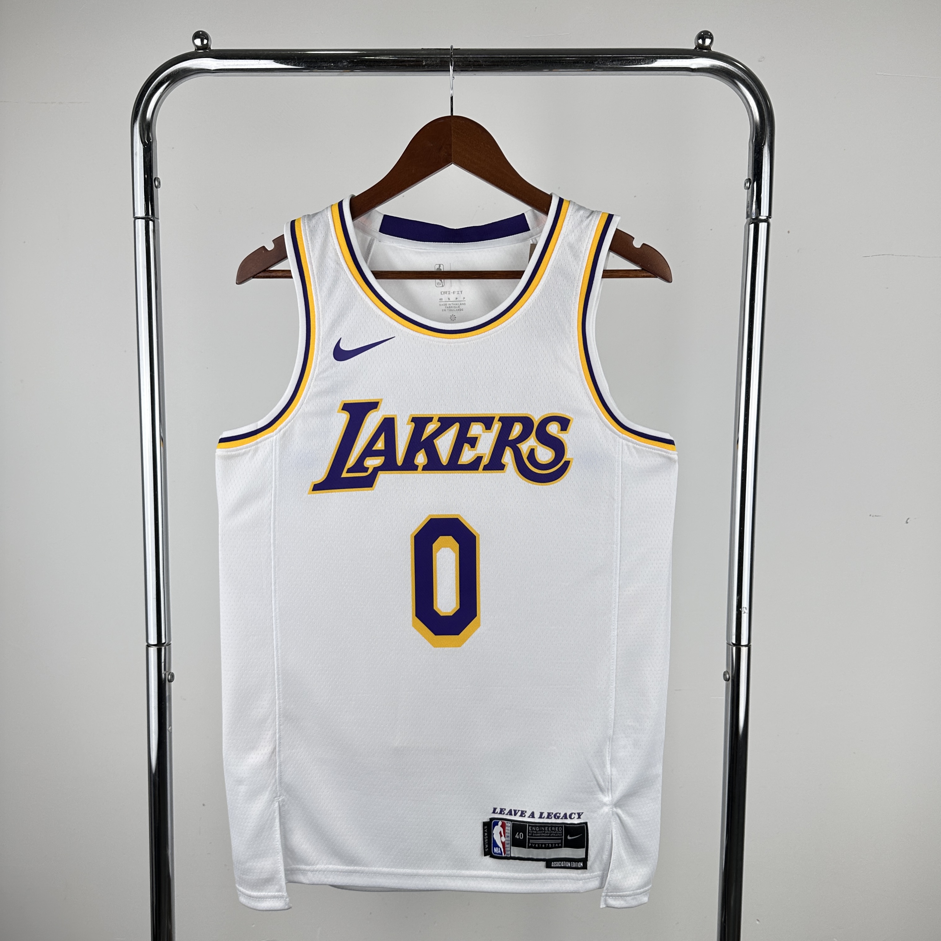 23 Lakers crew neck White 0 Westbrook