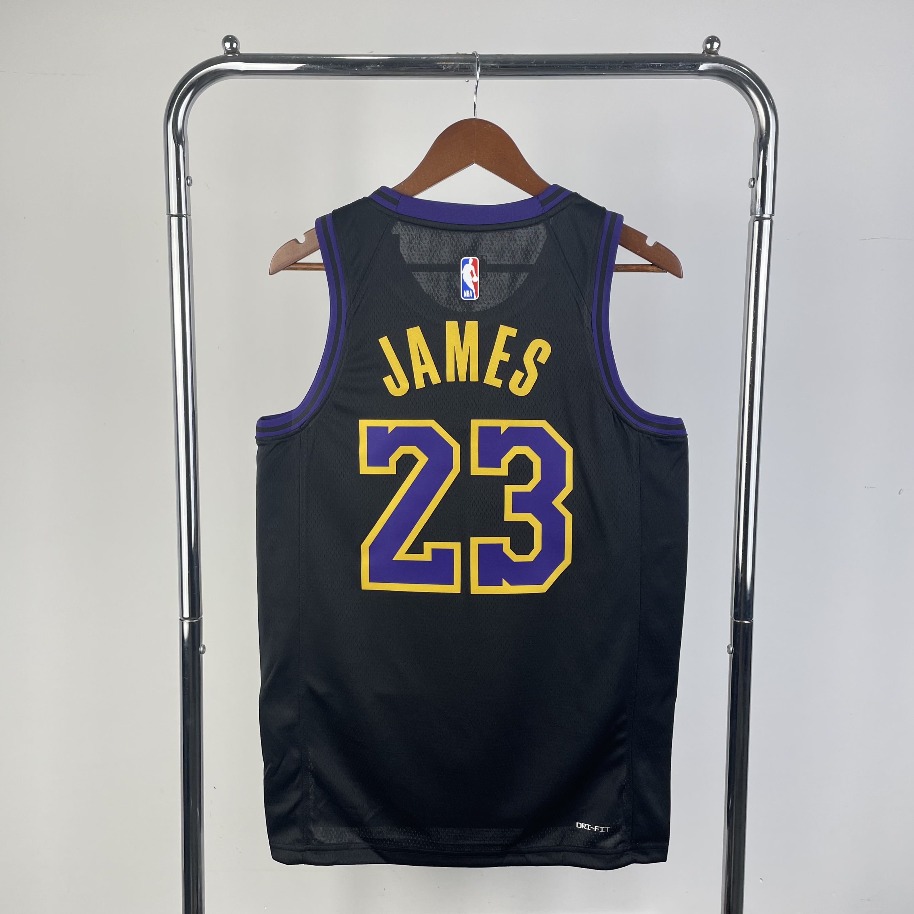 Lakers season 24 Urban version 23 James