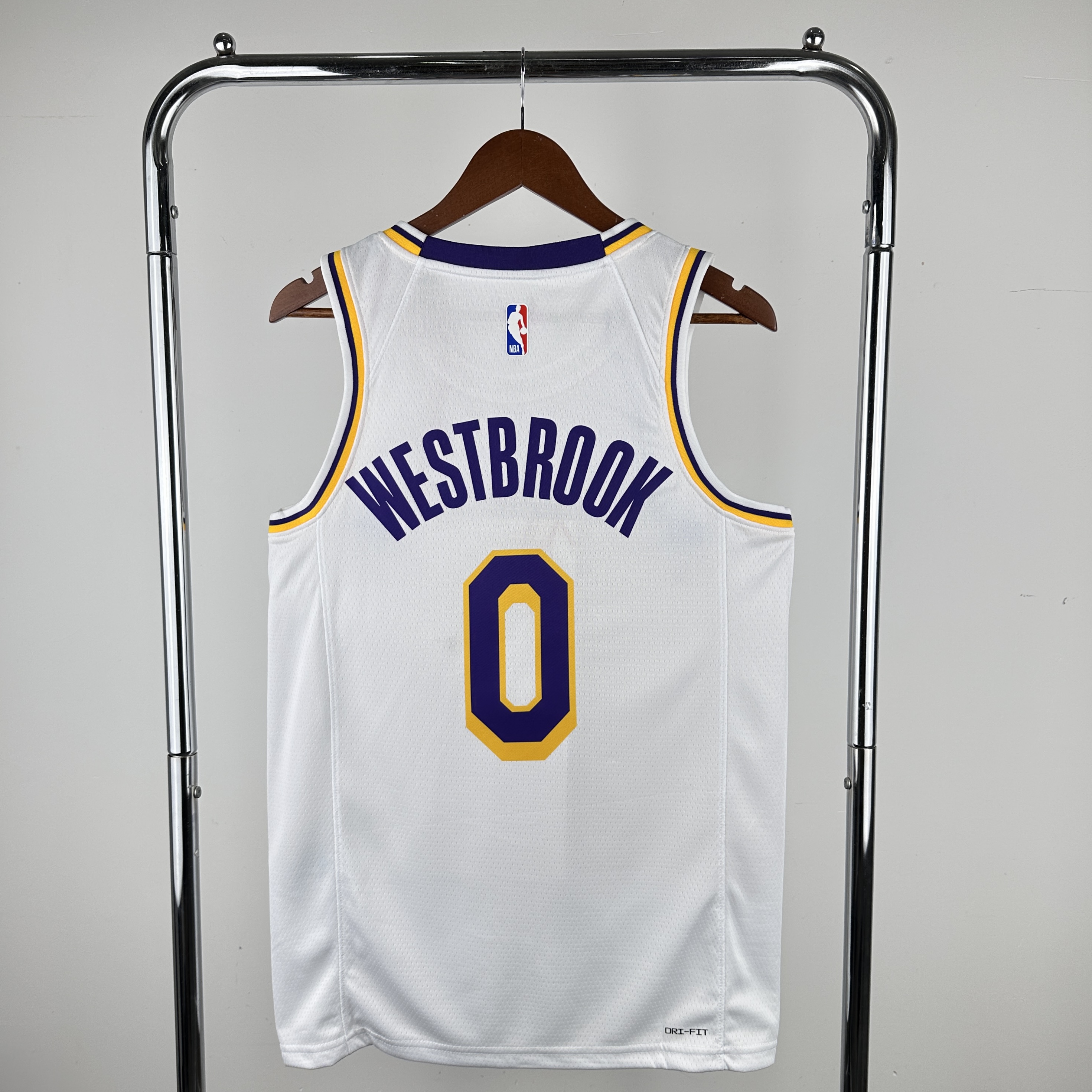 23 Lakers crew neck White 0 Westbrook