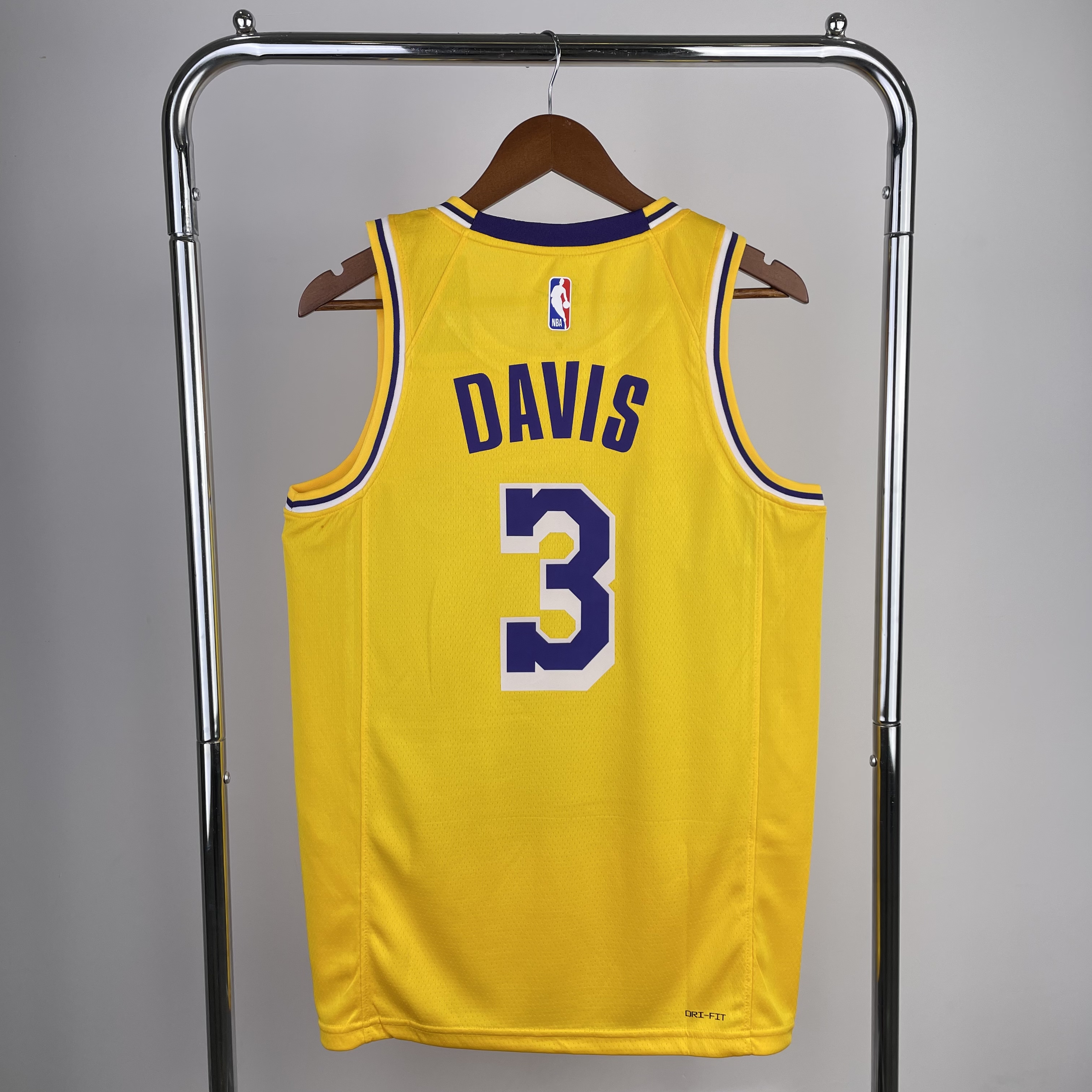 23 season Lakers crew neck yellow No. 3 Davis