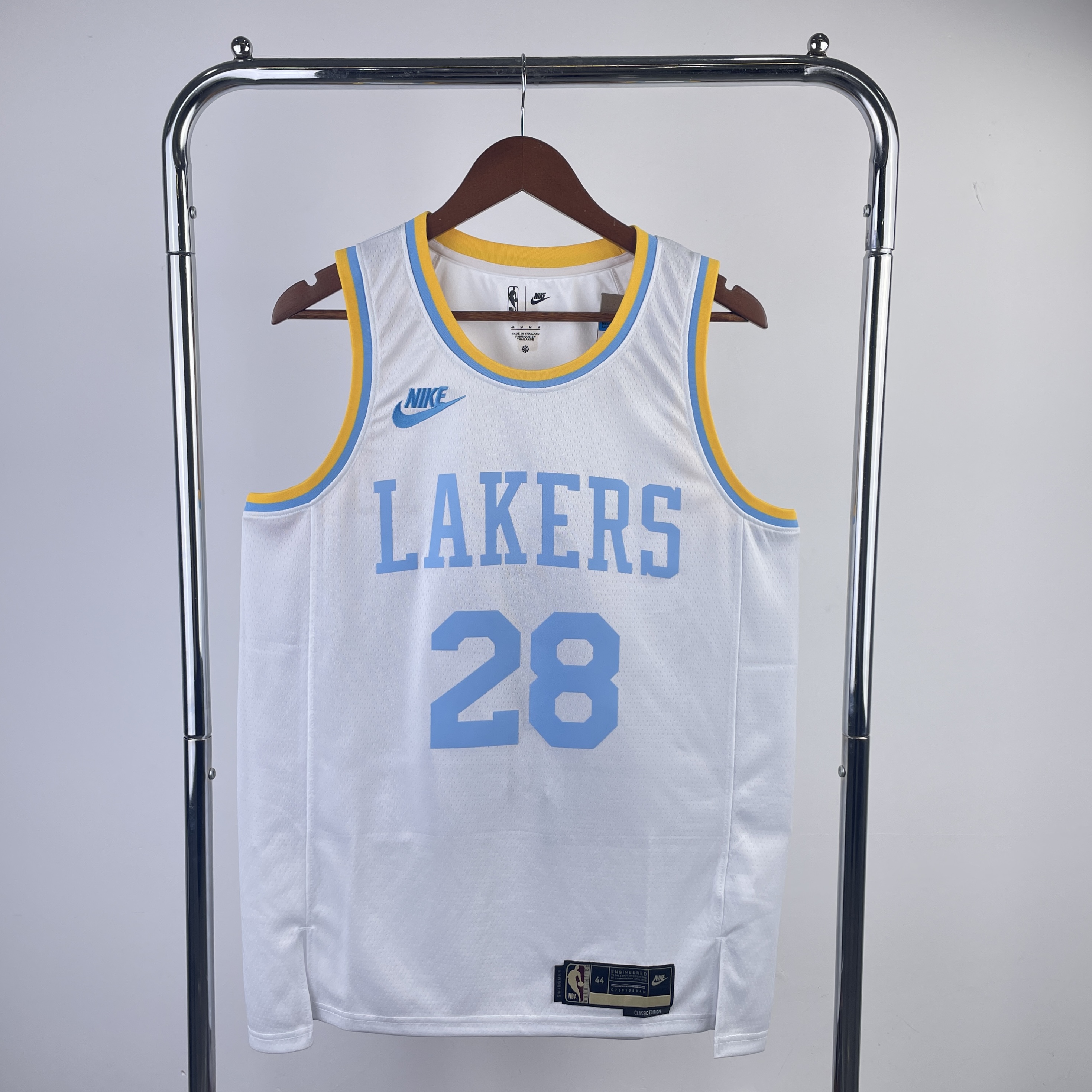 23 Lakers throwback No. 28 Hachimura