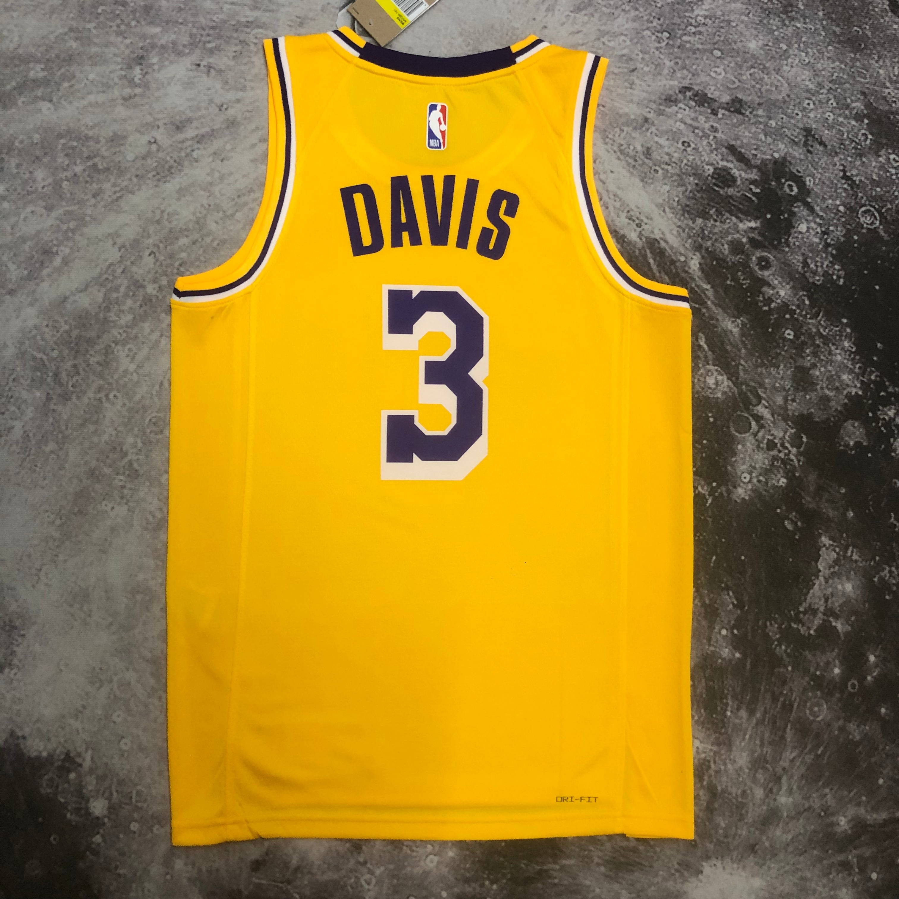 23 season Lakers crew neck yellow No. 3 Davis