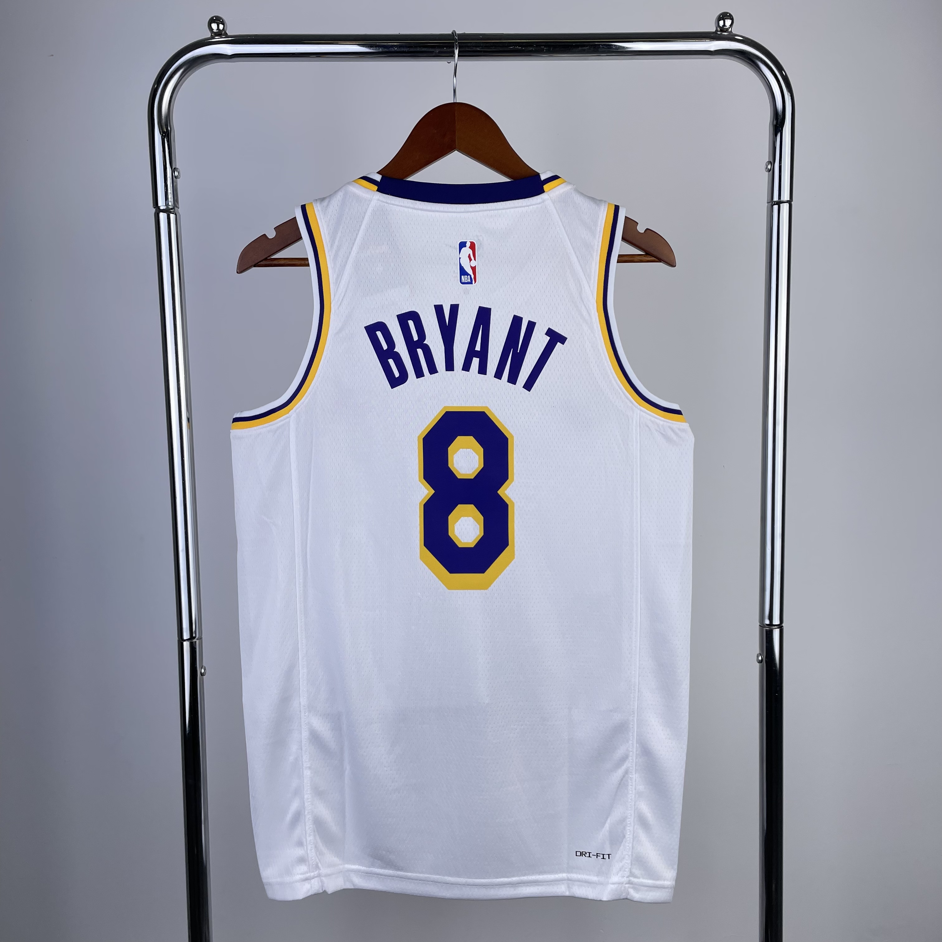 23 season Lakers crewneck white No. 8 Bryant