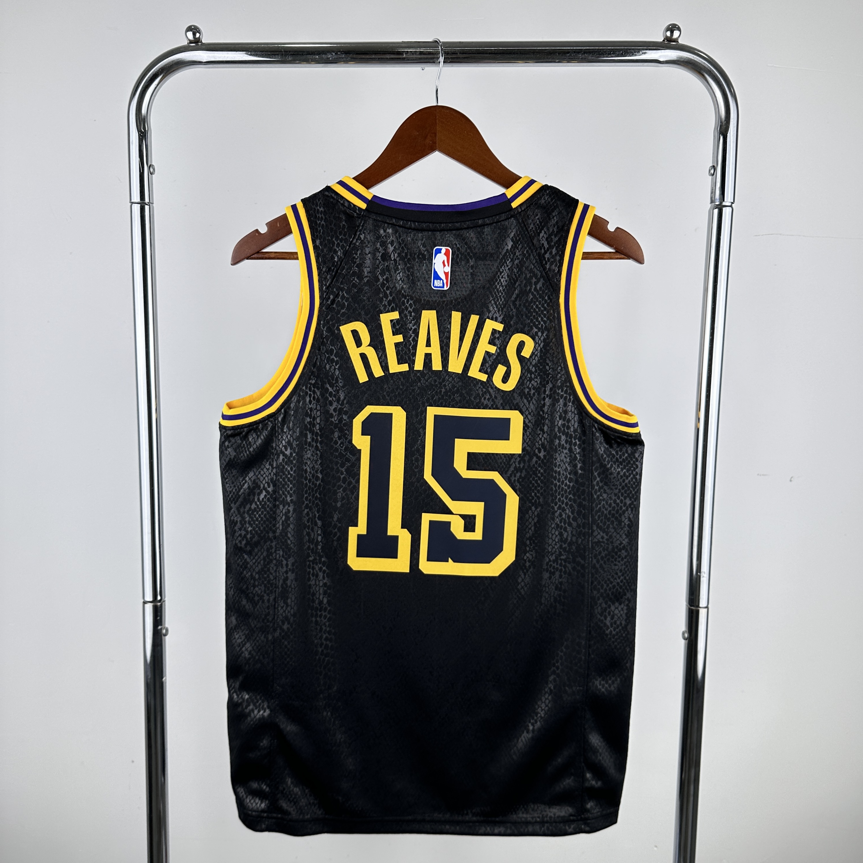 Lakers serpentine 15 REAVES