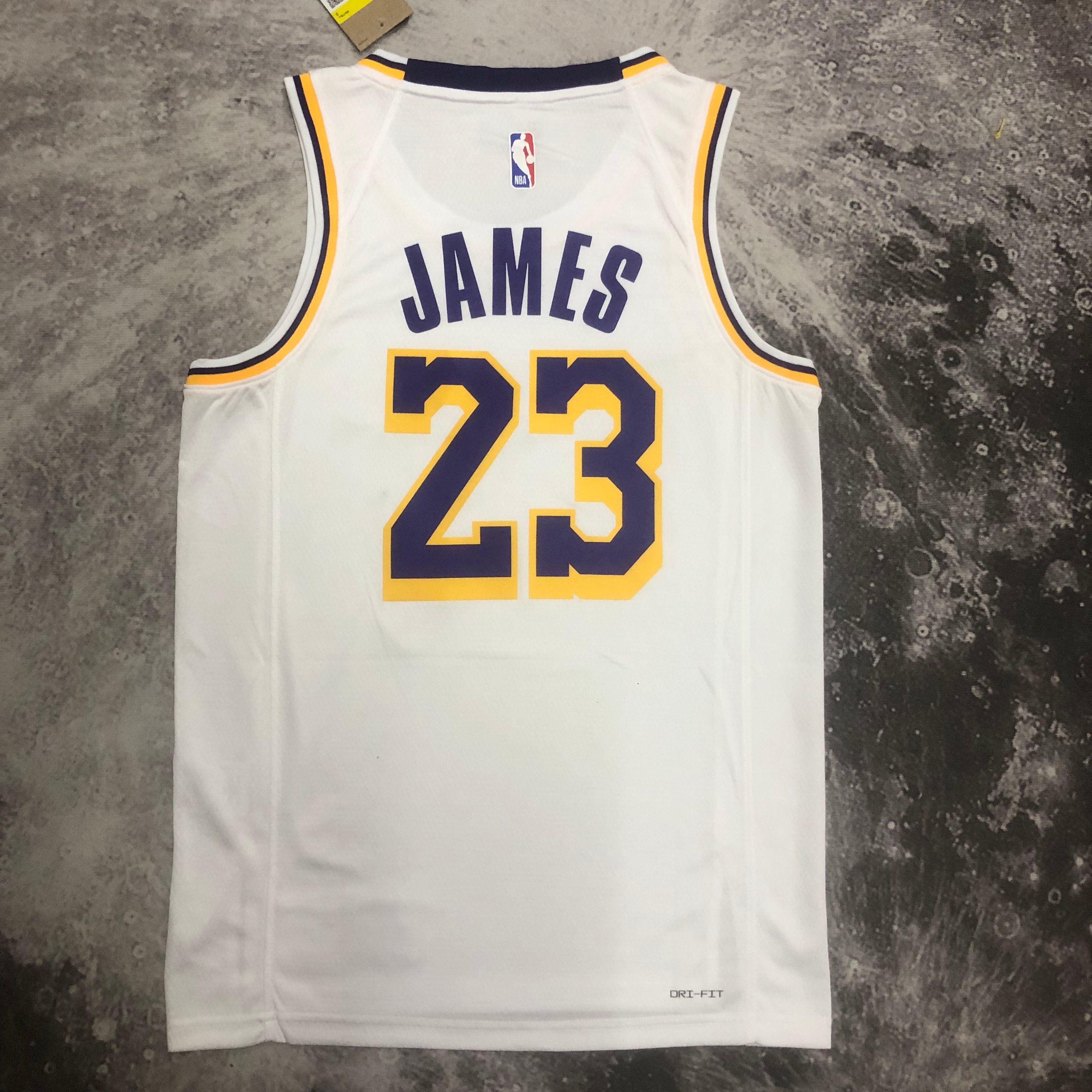 Lakers round neck white # 23 James
