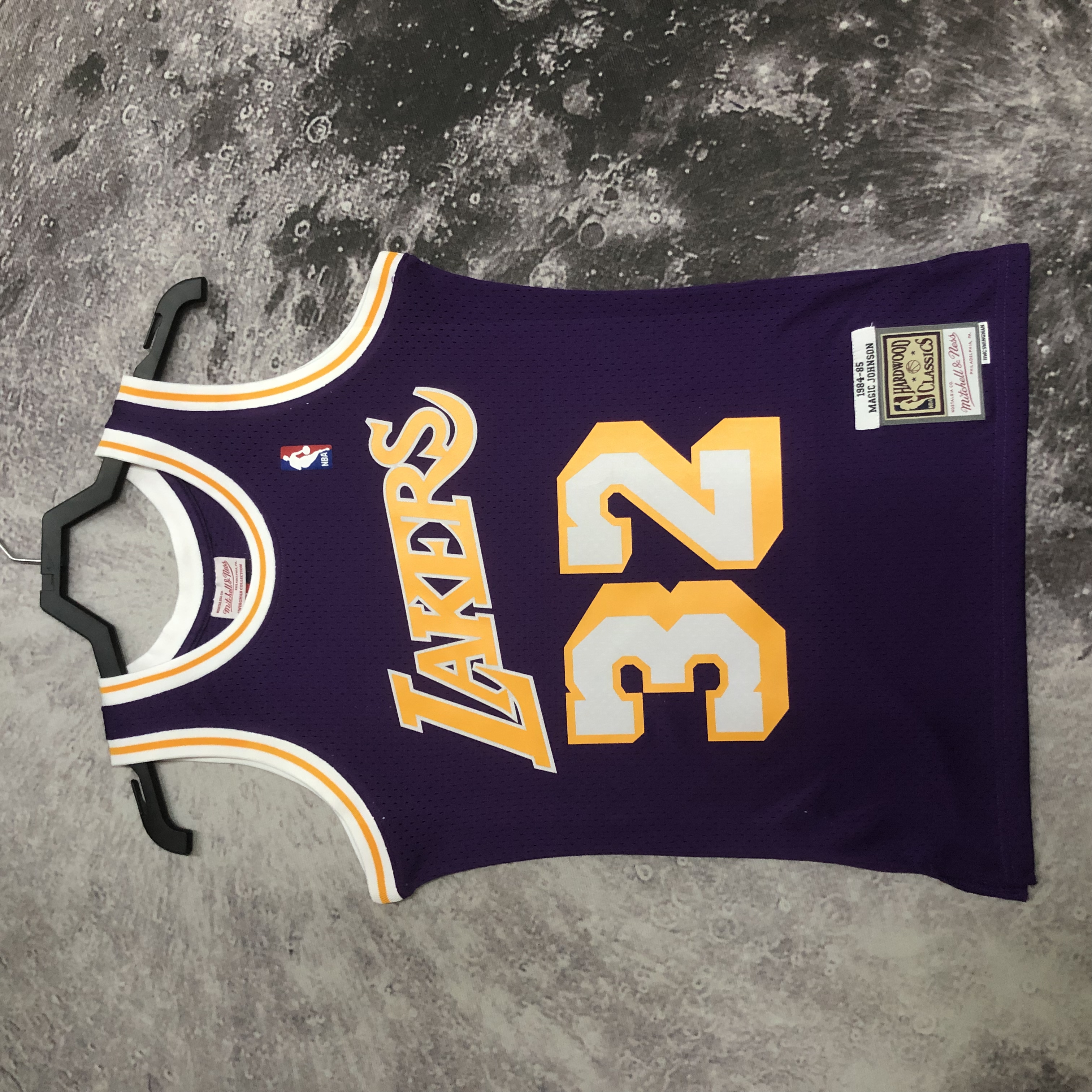 MN Hot Press throwback jersey SW Lakers 8485 round neck purple No. 32 Johnson