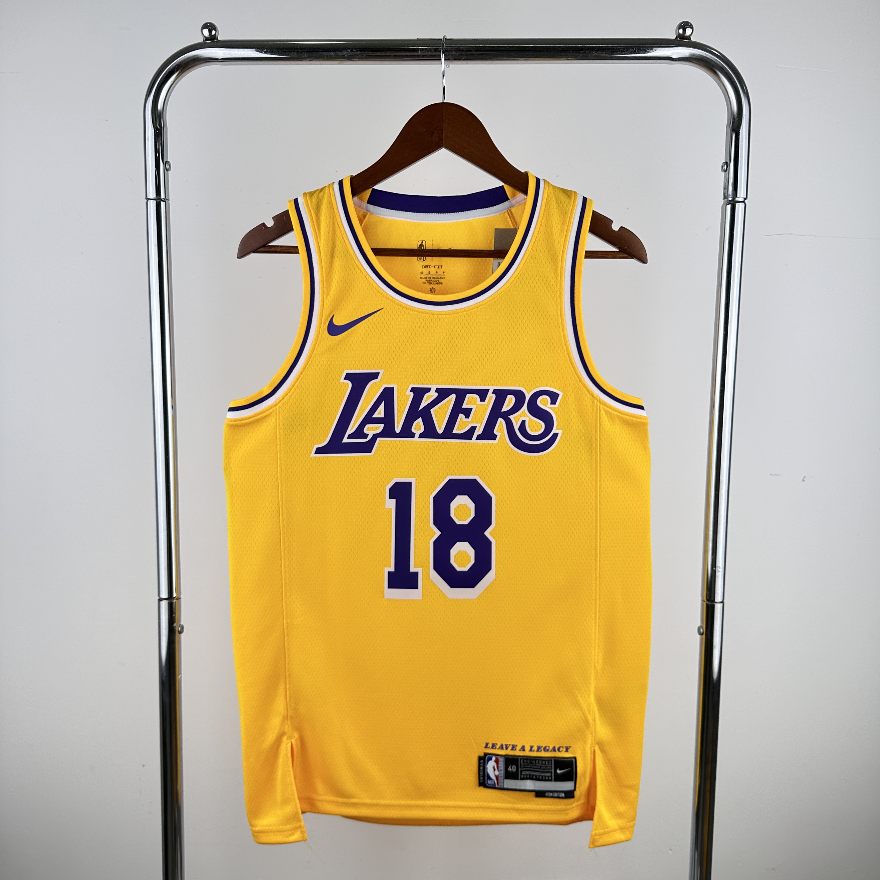 LE SSERAFIM Lakers model 18 KAZUHA
